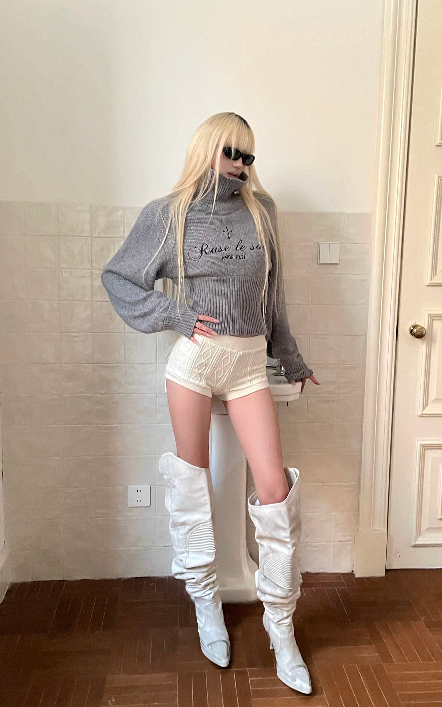 Rase le sol Cropped Turtleneck Sweater