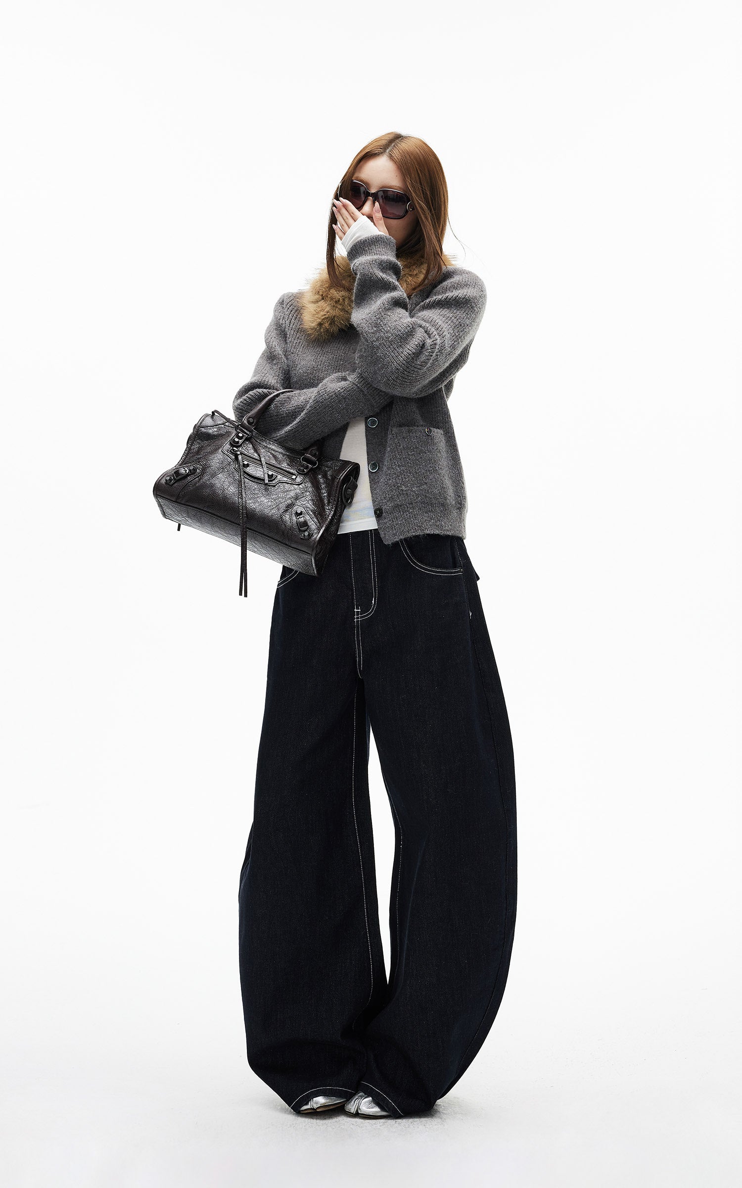 IAMXIAA Jean large en denim à surpiqûres contrastées avec doubles poches arrière