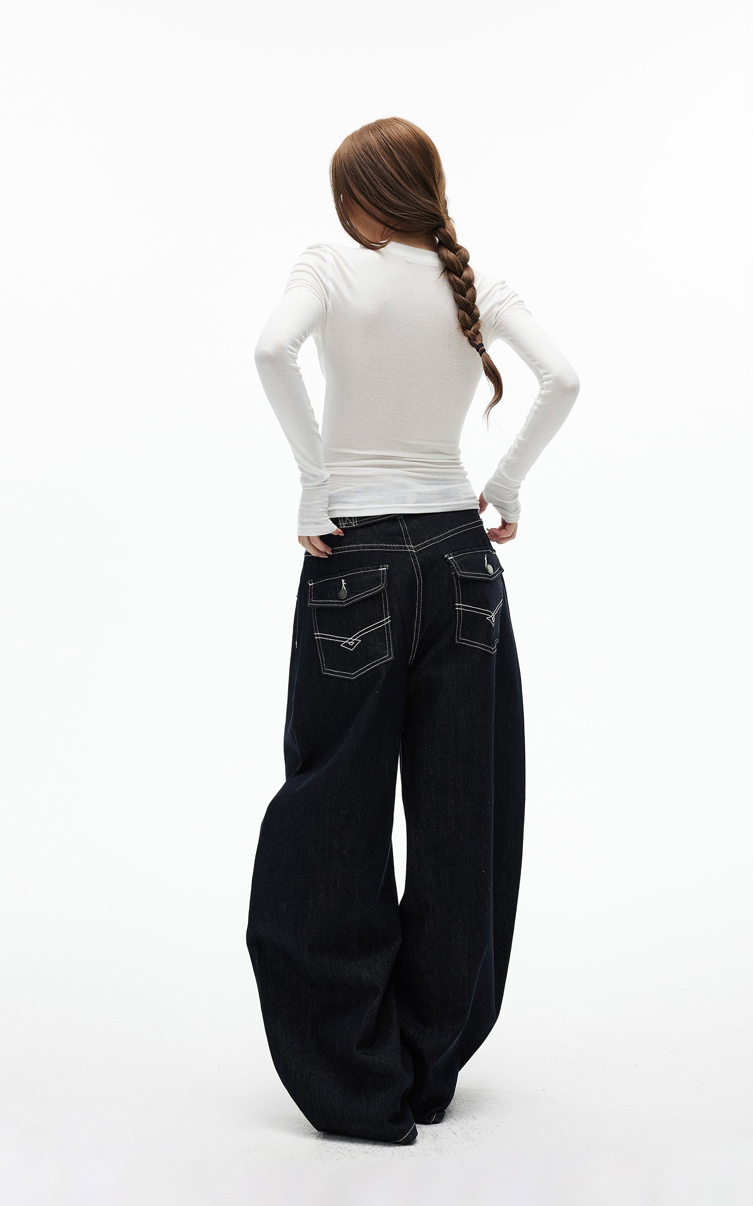 IAMXIAA Jean large en denim à surpiqûres contrastées avec doubles poches arrière