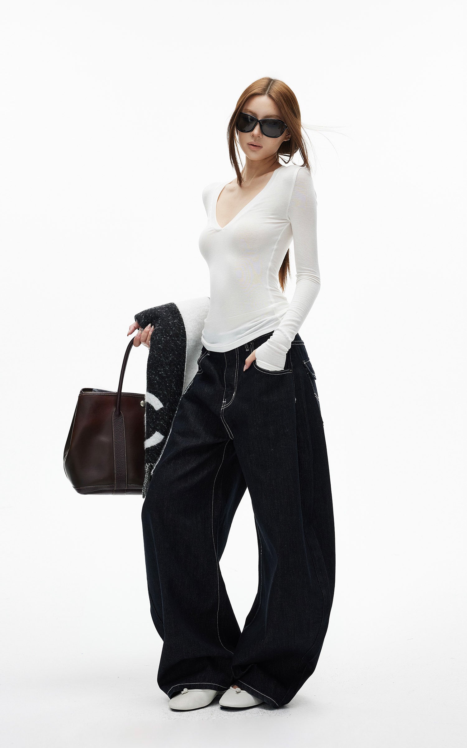 IAMXIAA Jean large en denim à surpiqûres contrastées avec doubles poches arrière