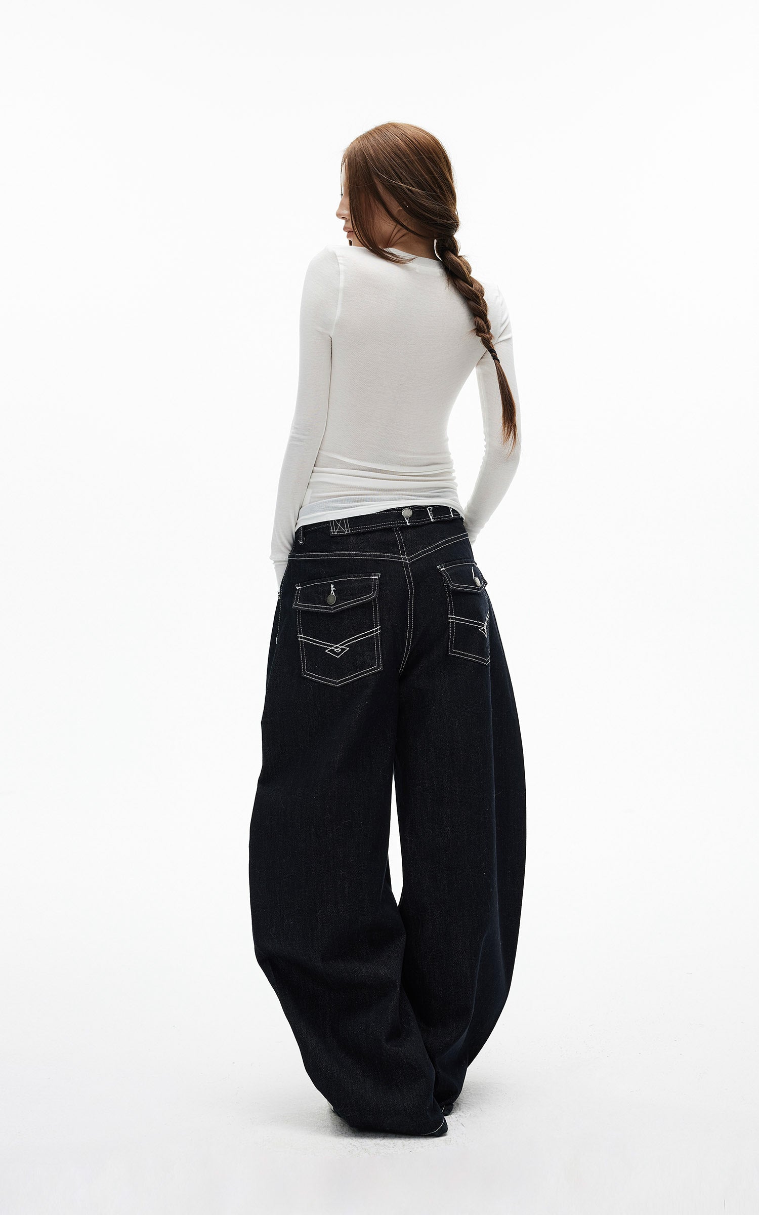 IAMXIAA Jean large en denim à surpiqûres contrastées avec doubles poches arrière
