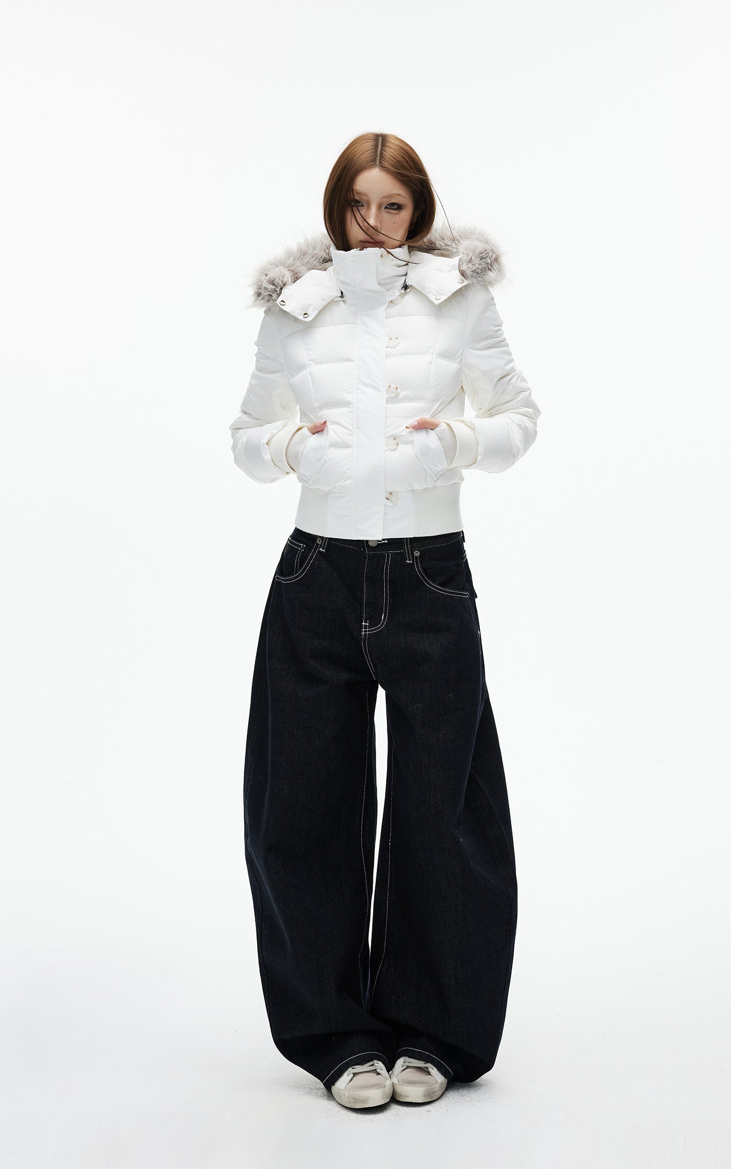 IAMXIAA Jean large en denim à surpiqûres contrastées avec doubles poches arrière