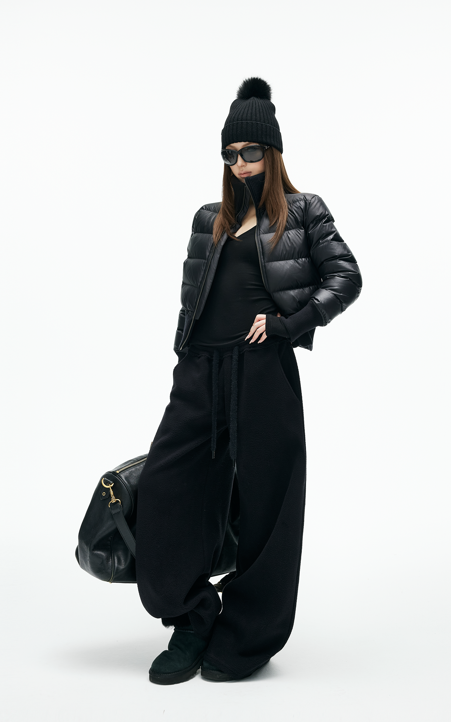 IAMXIAA 골지 하이넥과 커프드 밑단이 돋보이는 크롭 패딩 재킷