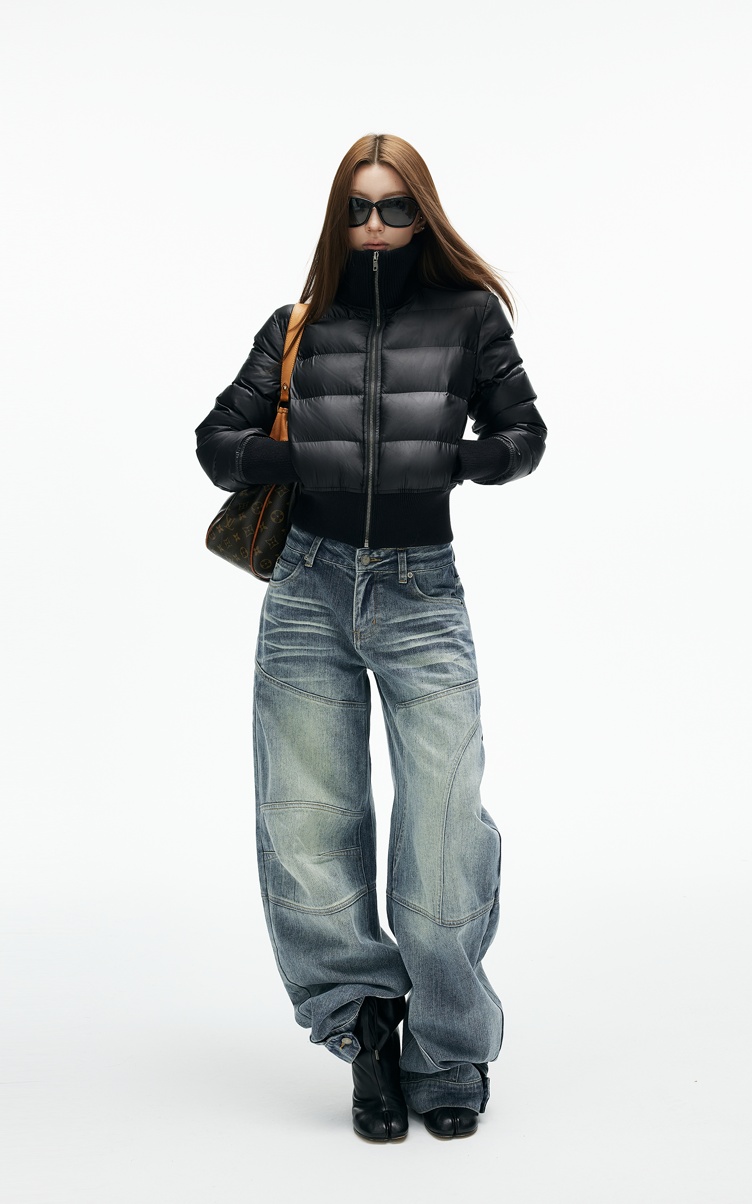 IAMXIAA 골지 하이넥과 커프드 밑단이 돋보이는 크롭 패딩 재킷