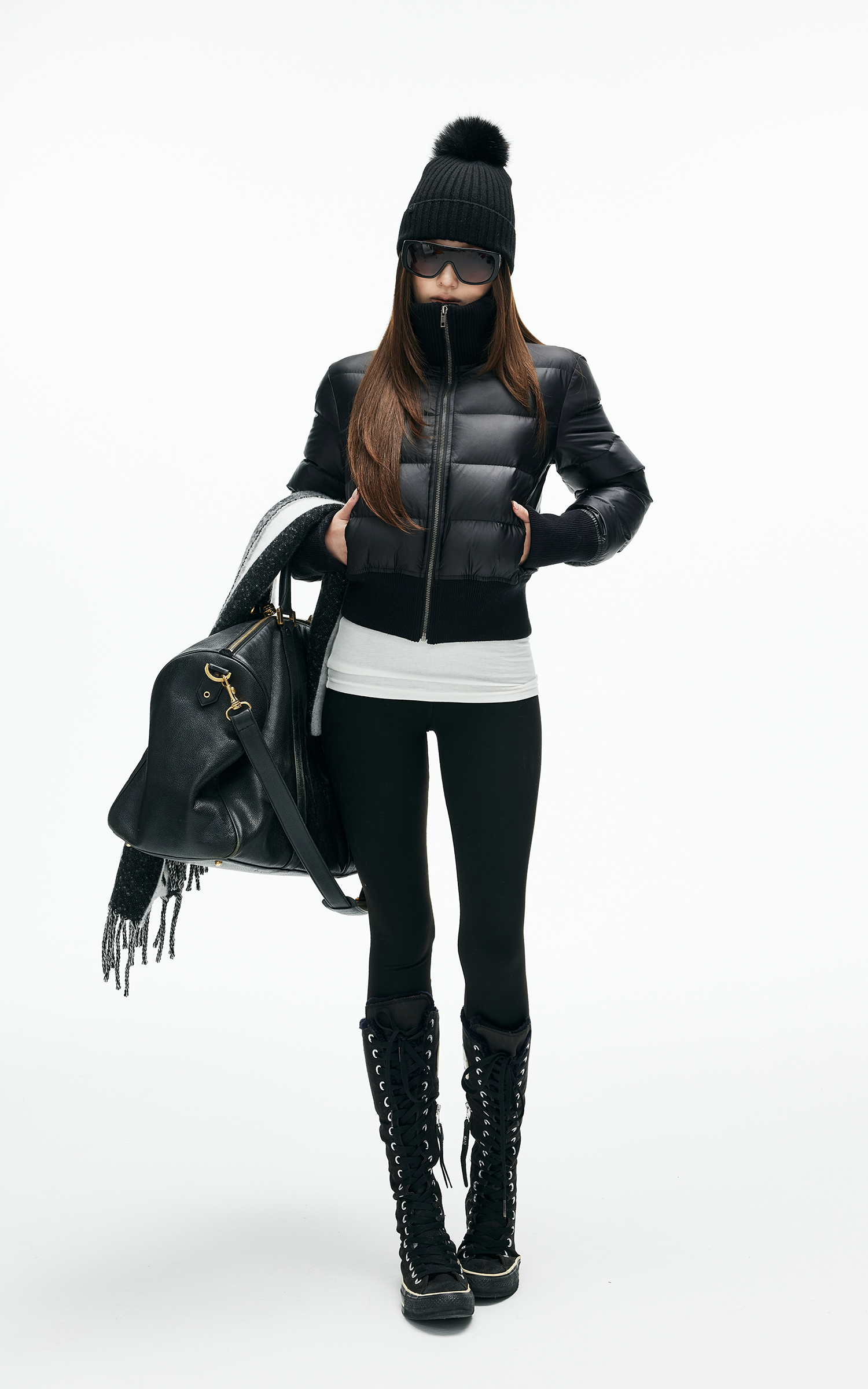 IAMXIAA 골지 하이넥과 커프드 밑단이 돋보이는 크롭 패딩 재킷