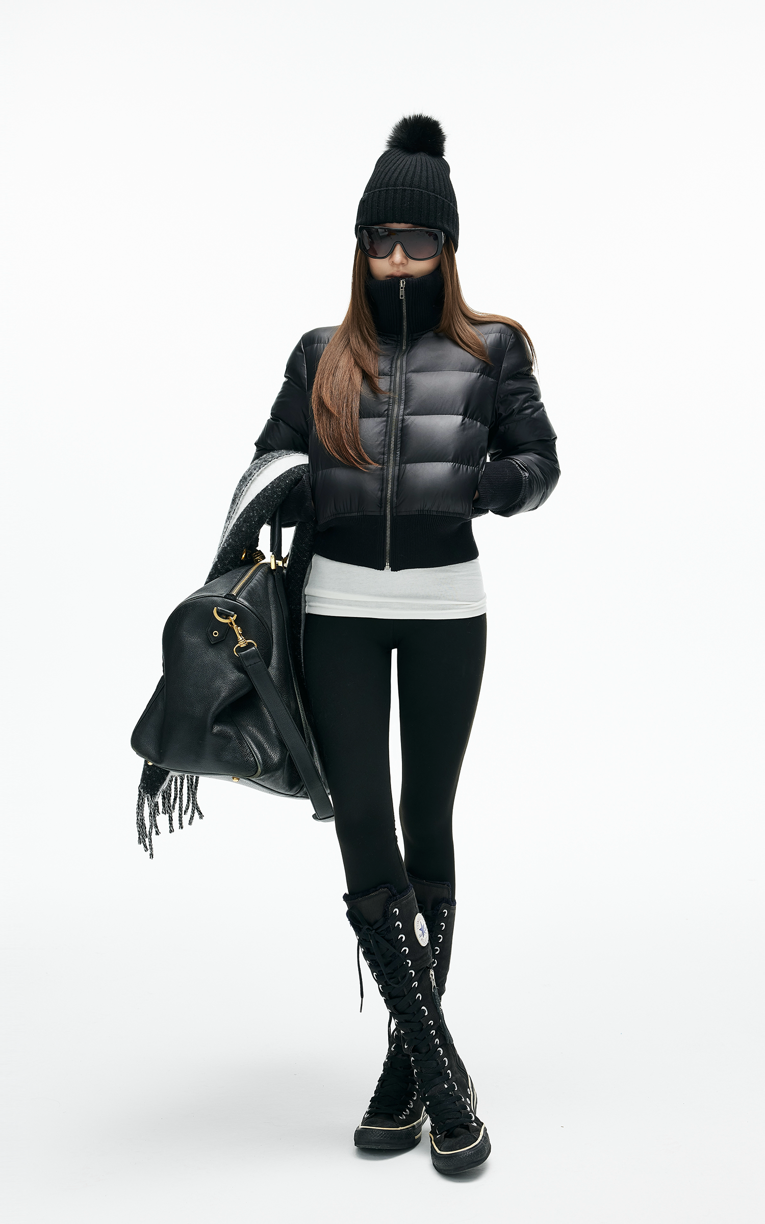 IAMXIAA 골지 하이넥과 커프드 밑단이 돋보이는 크롭 패딩 재킷