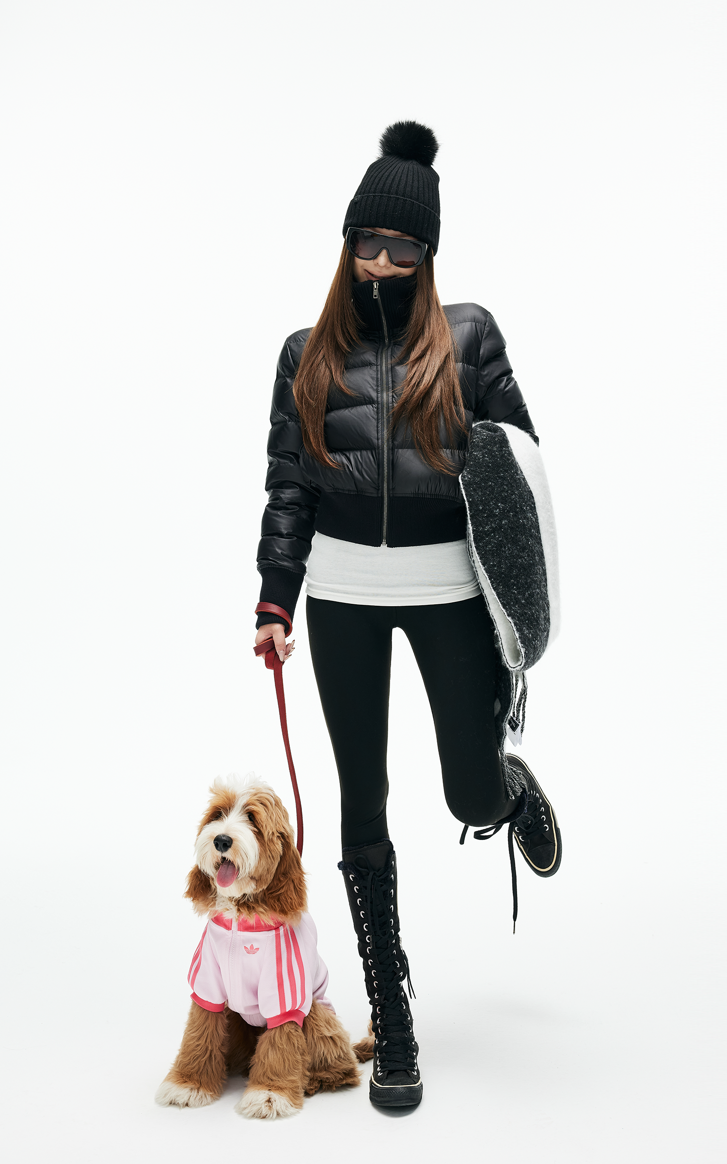 IAMXIAA 골지 하이넥과 커프드 밑단이 돋보이는 크롭 패딩 재킷