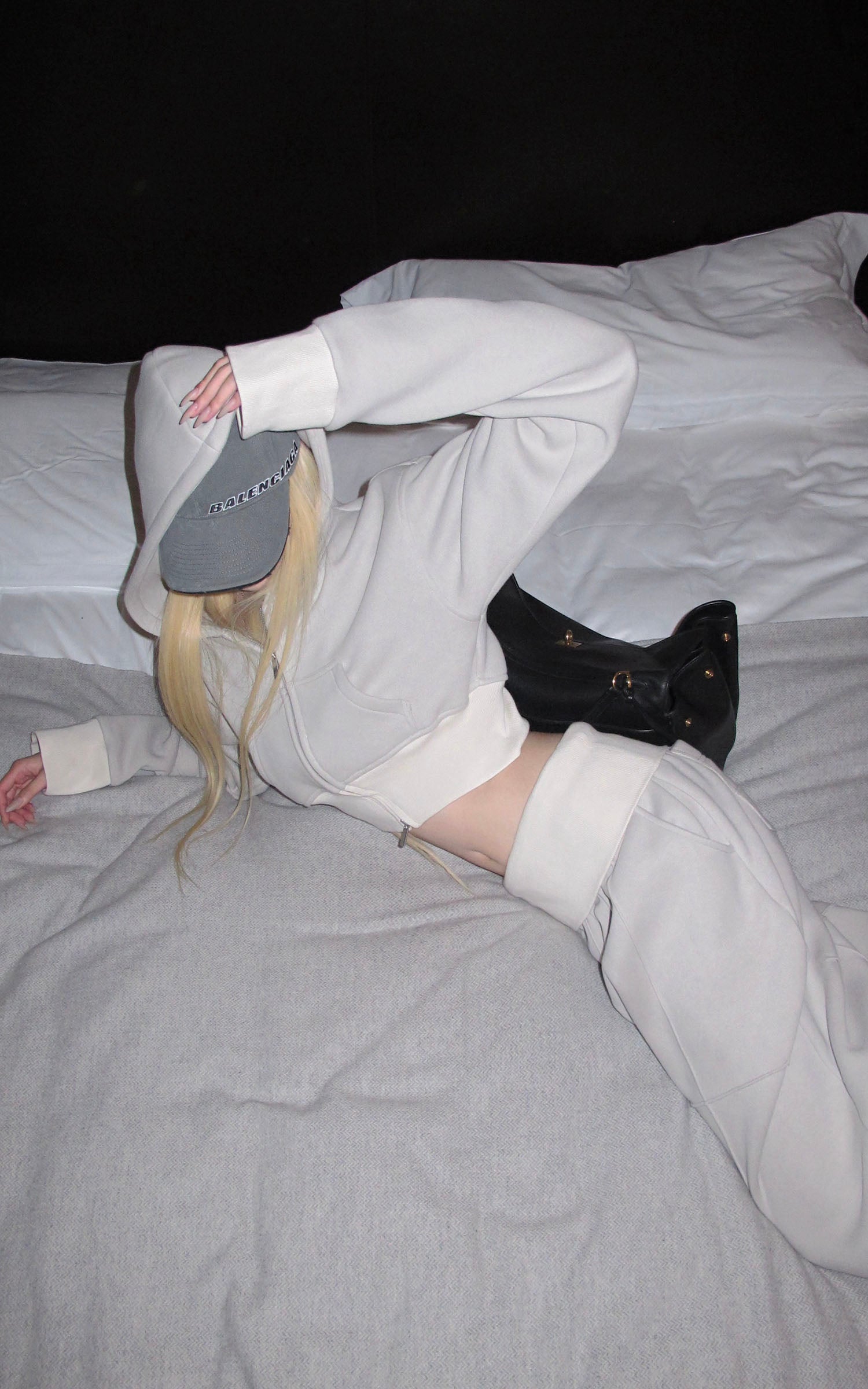 Rase le sol 커브드 헴 크롭 후디 &amp; 와이드 팬넬 스웨트팬츠 세트