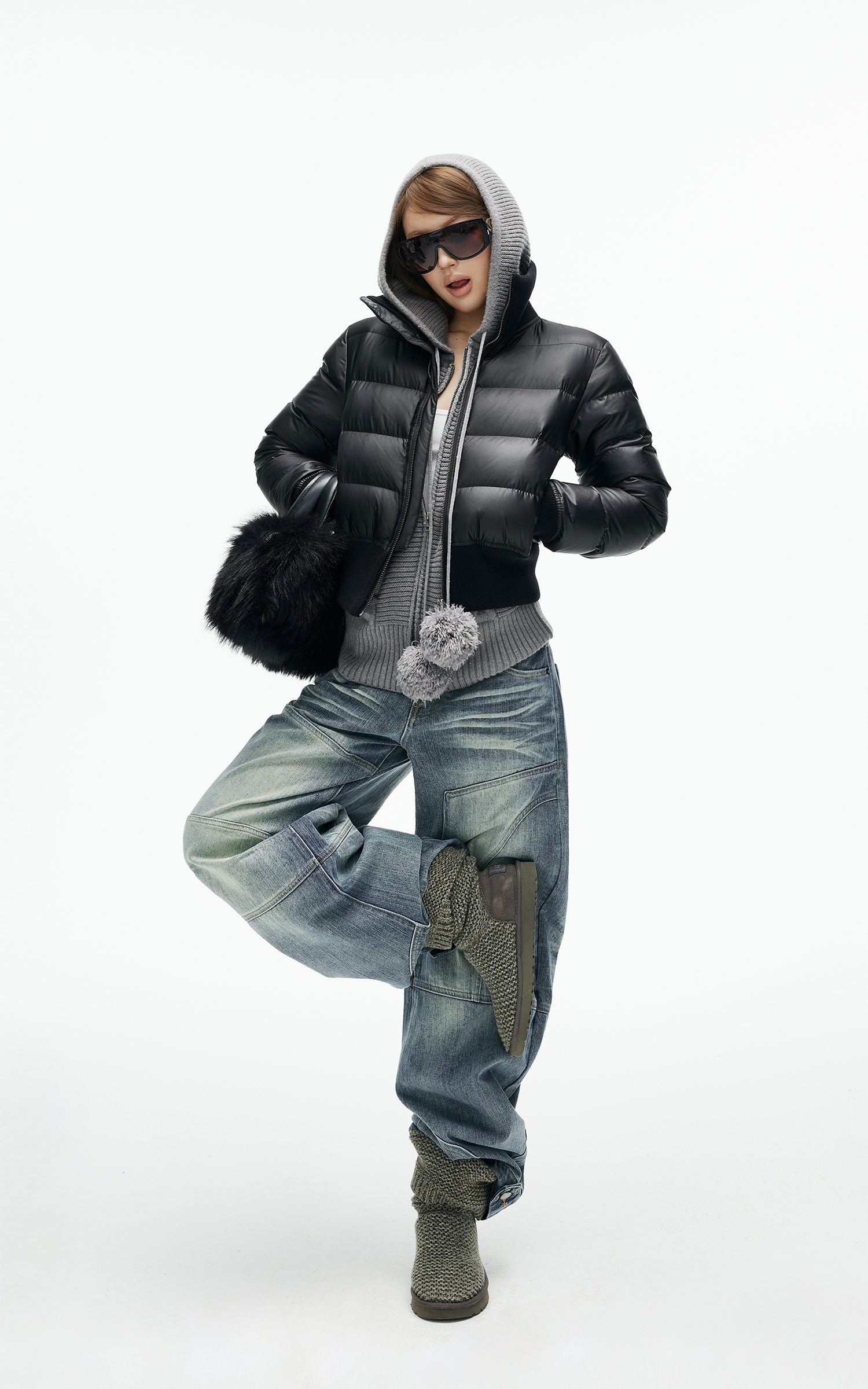 IAMXIAA 골지 하이넥과 커프드 밑단이 돋보이는 크롭 패딩 재킷