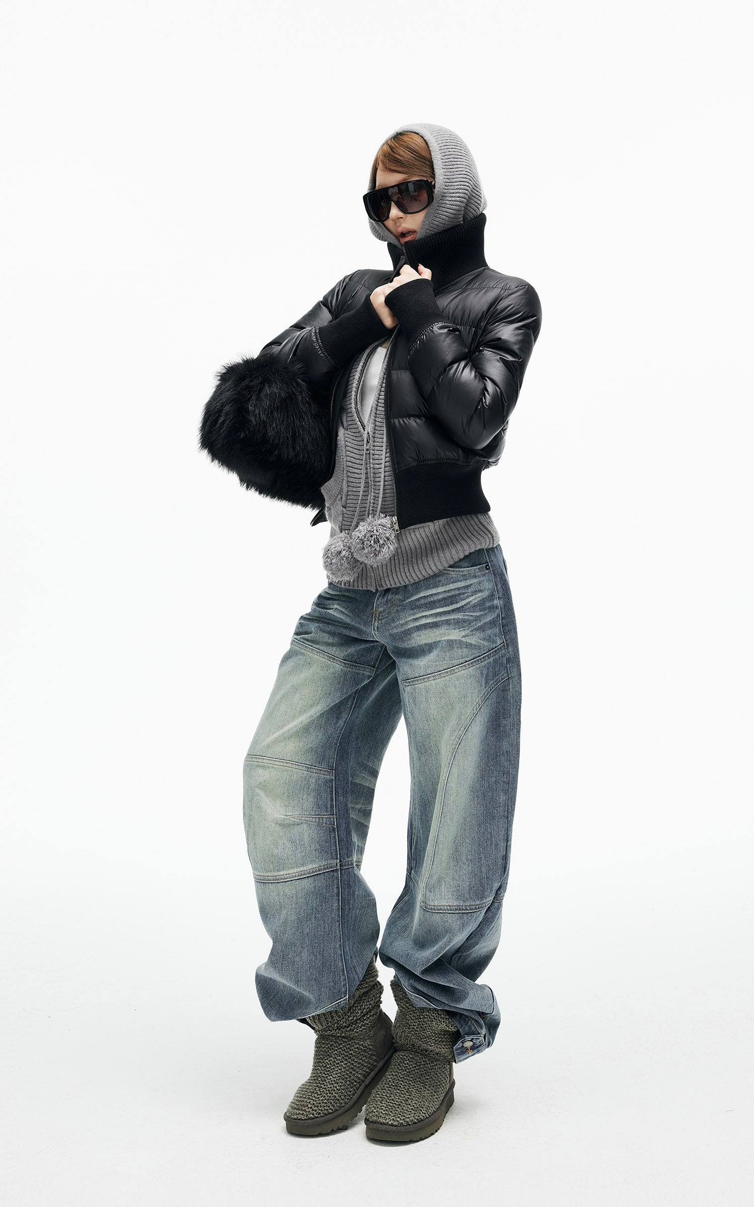 IAMXIAA 곡선 패널 스티치가 돋보이는 구조적인 와이드 데님 팬츠