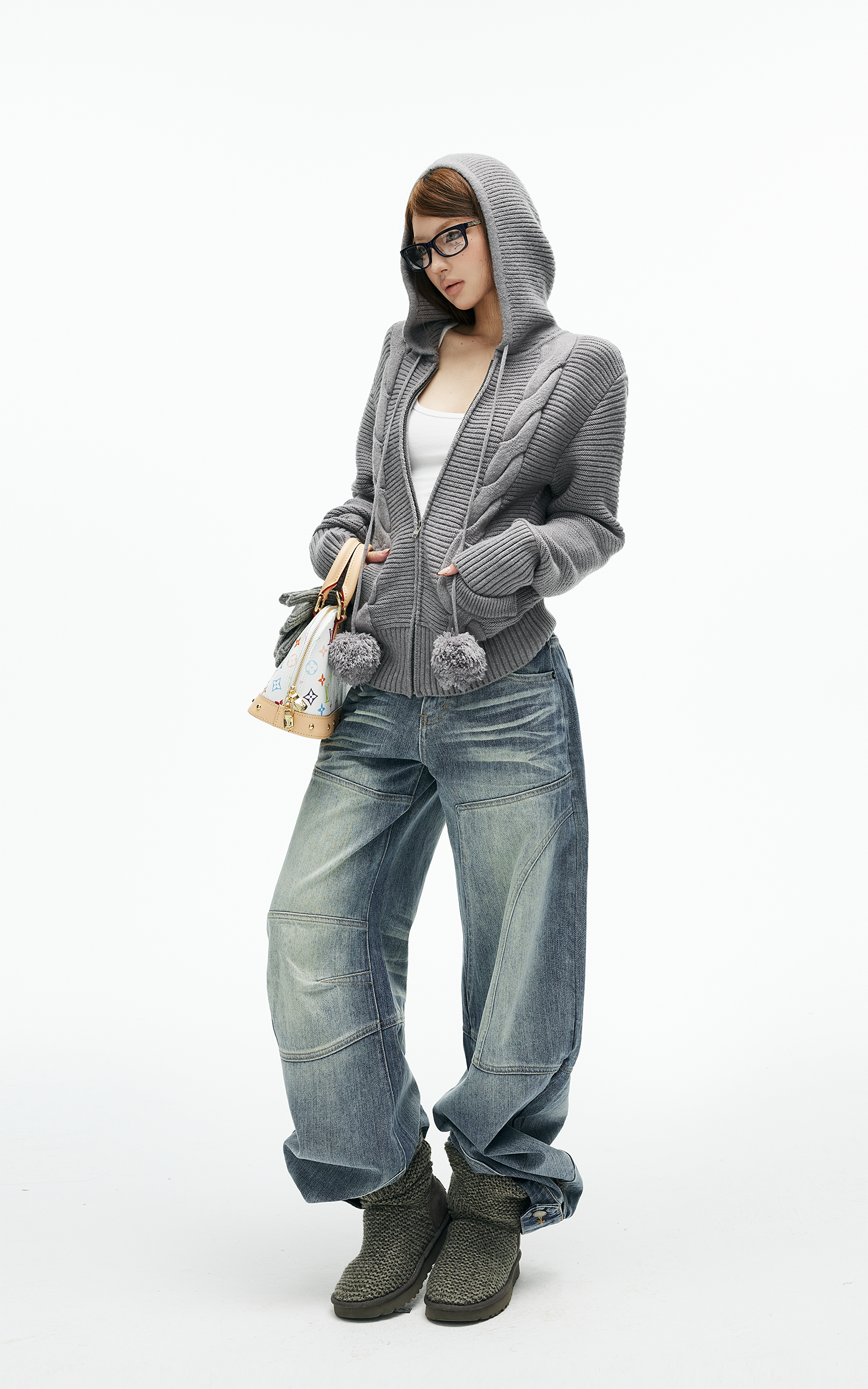 IAMXIAA 곡선 패널 스티치가 돋보이는 구조적인 와이드 데님 팬츠