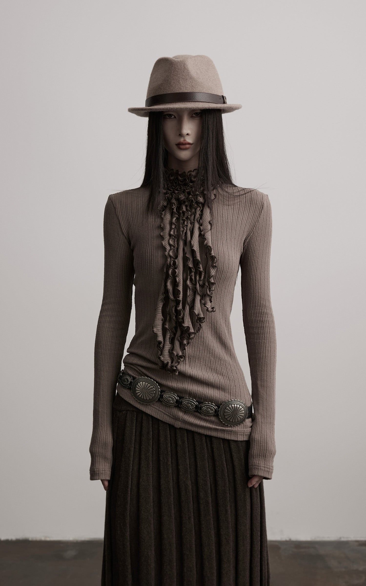 DOINDULGE Ruched High-Neck Rib Knit Top