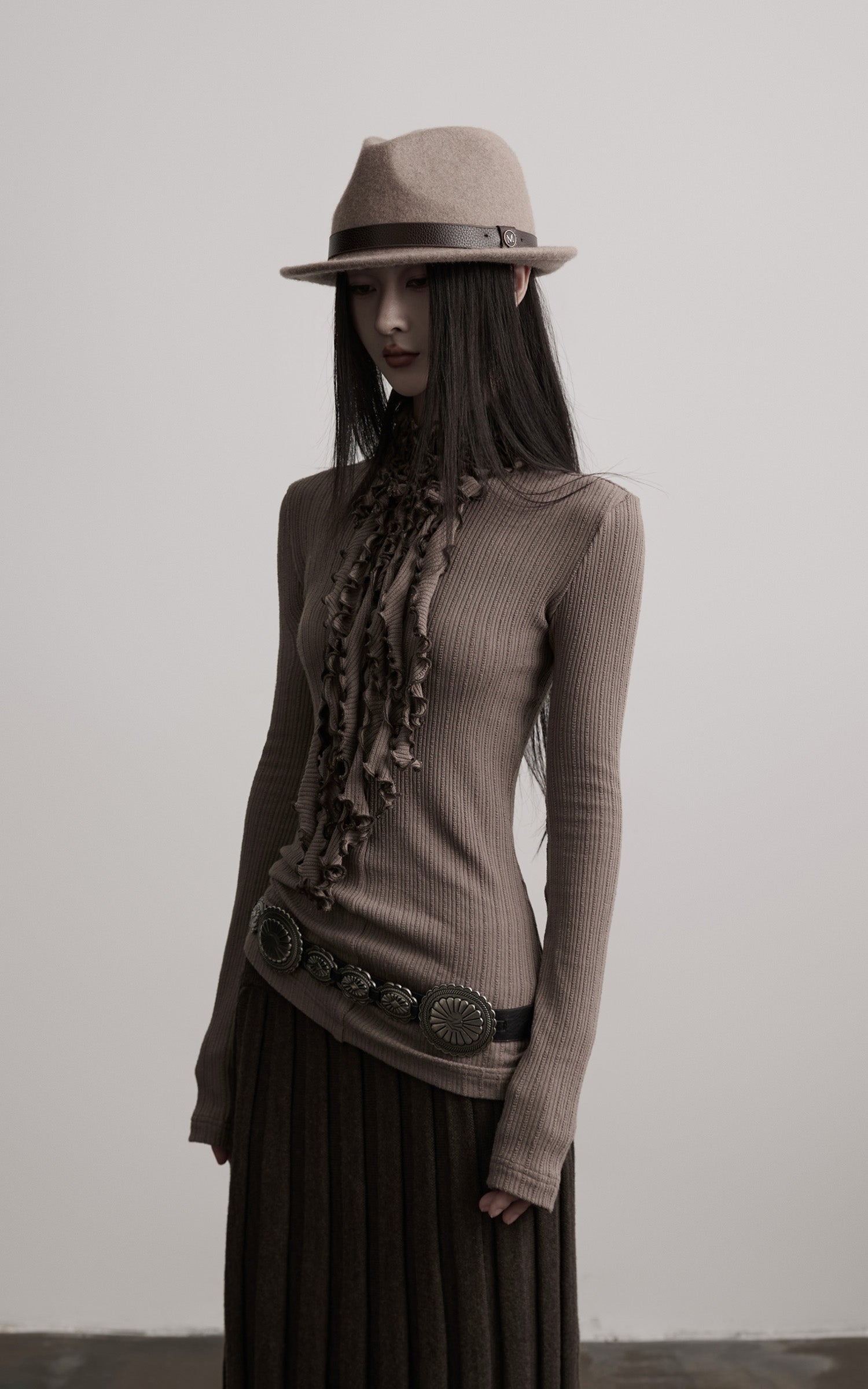 DOINDULGE Ruched High-Neck Rib Knit Top