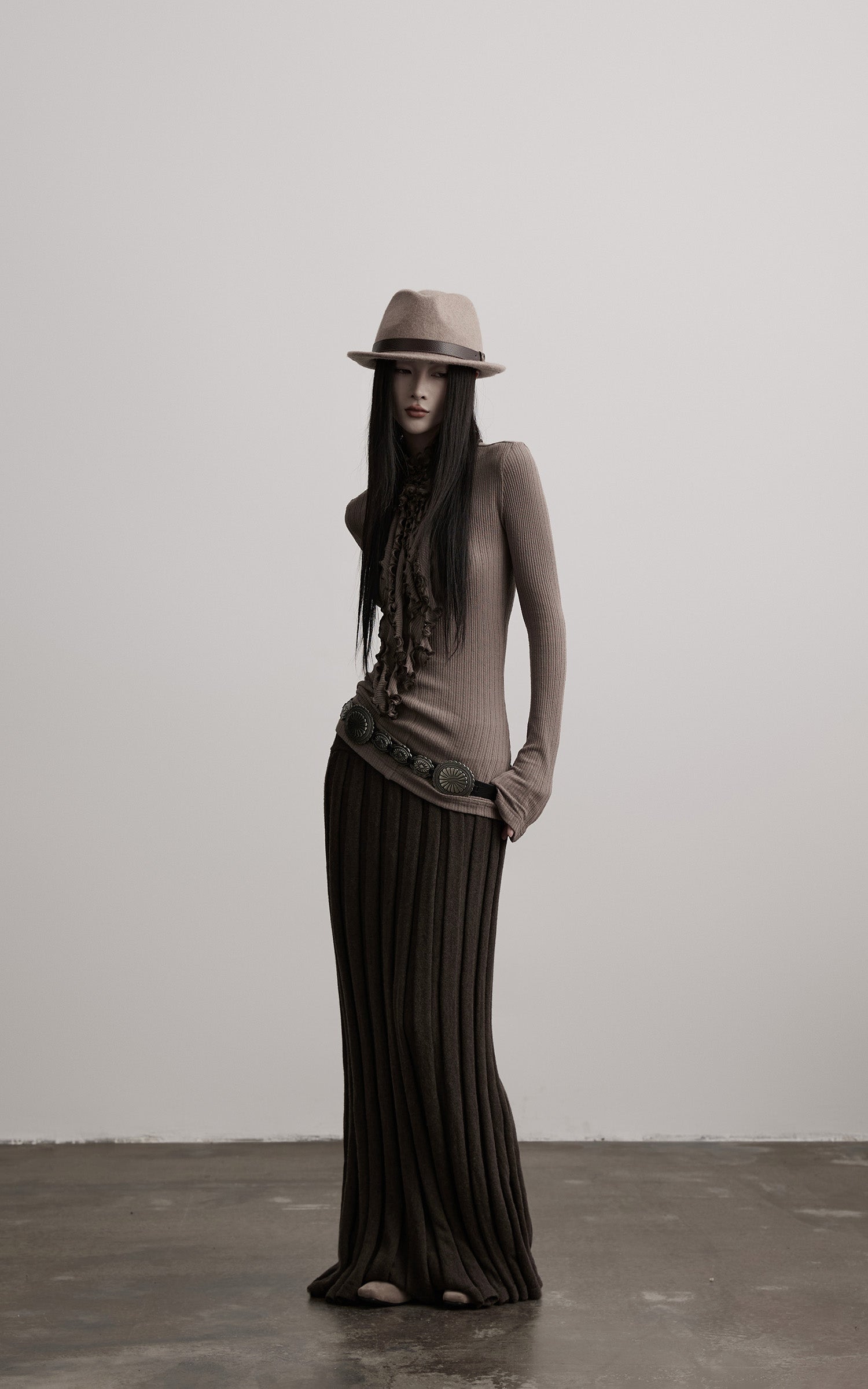 DOINDULGE Ruched High-Neck Rib Knit Top
