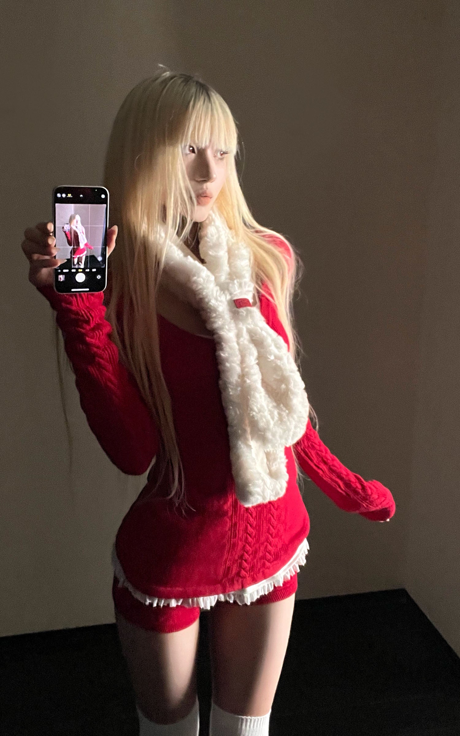 Ensemble 3 pièces : pull ajusté à torsades, short et caraco superposé orné de dentelle