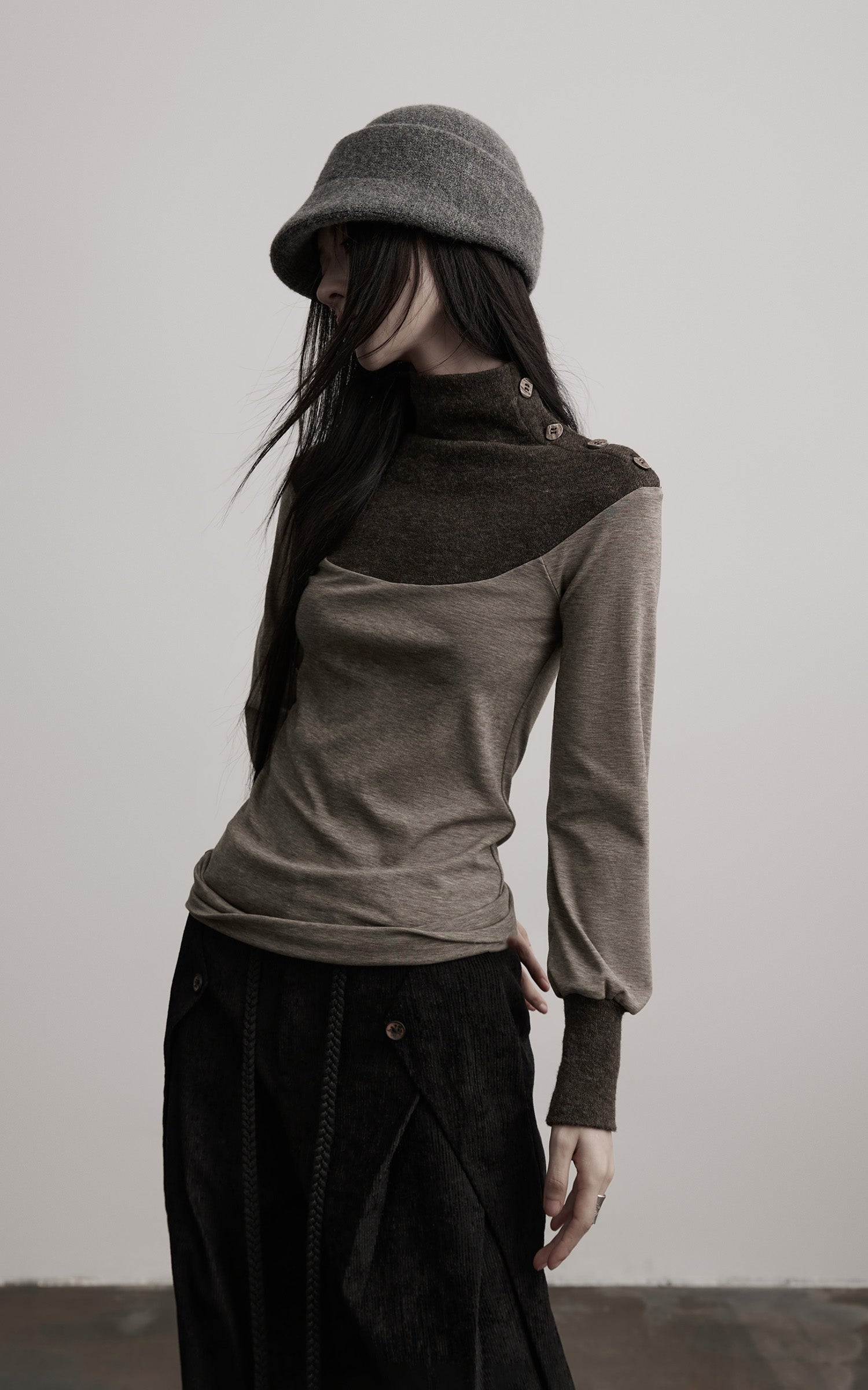 DOINDULGE Contrast-Panel Structured Long Sleeve Top