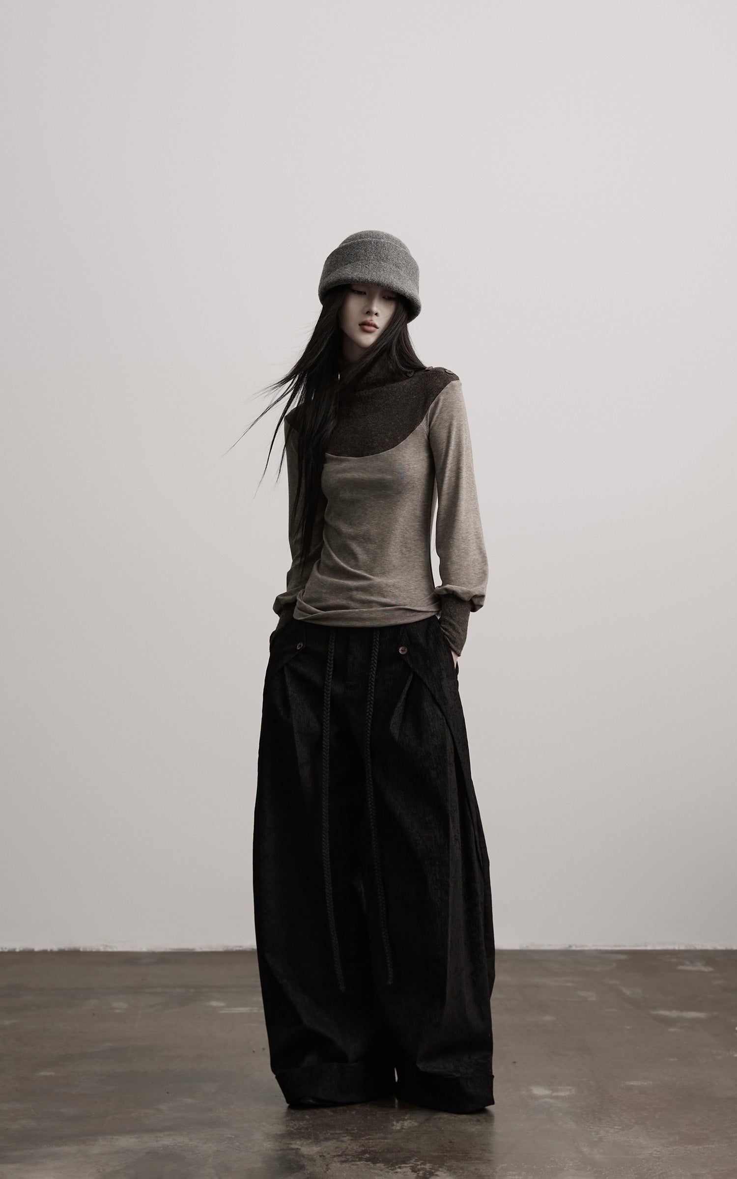 DOINDULGE Contrast-Panel Structured Long Sleeve Top