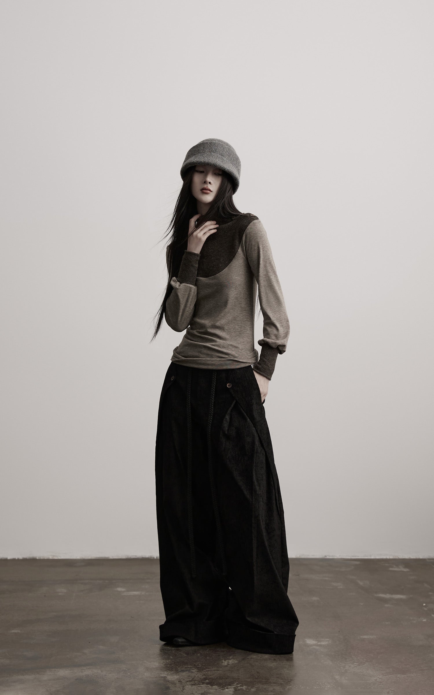 DOINDULGE Contrast-Panel Structured Long Sleeve Top