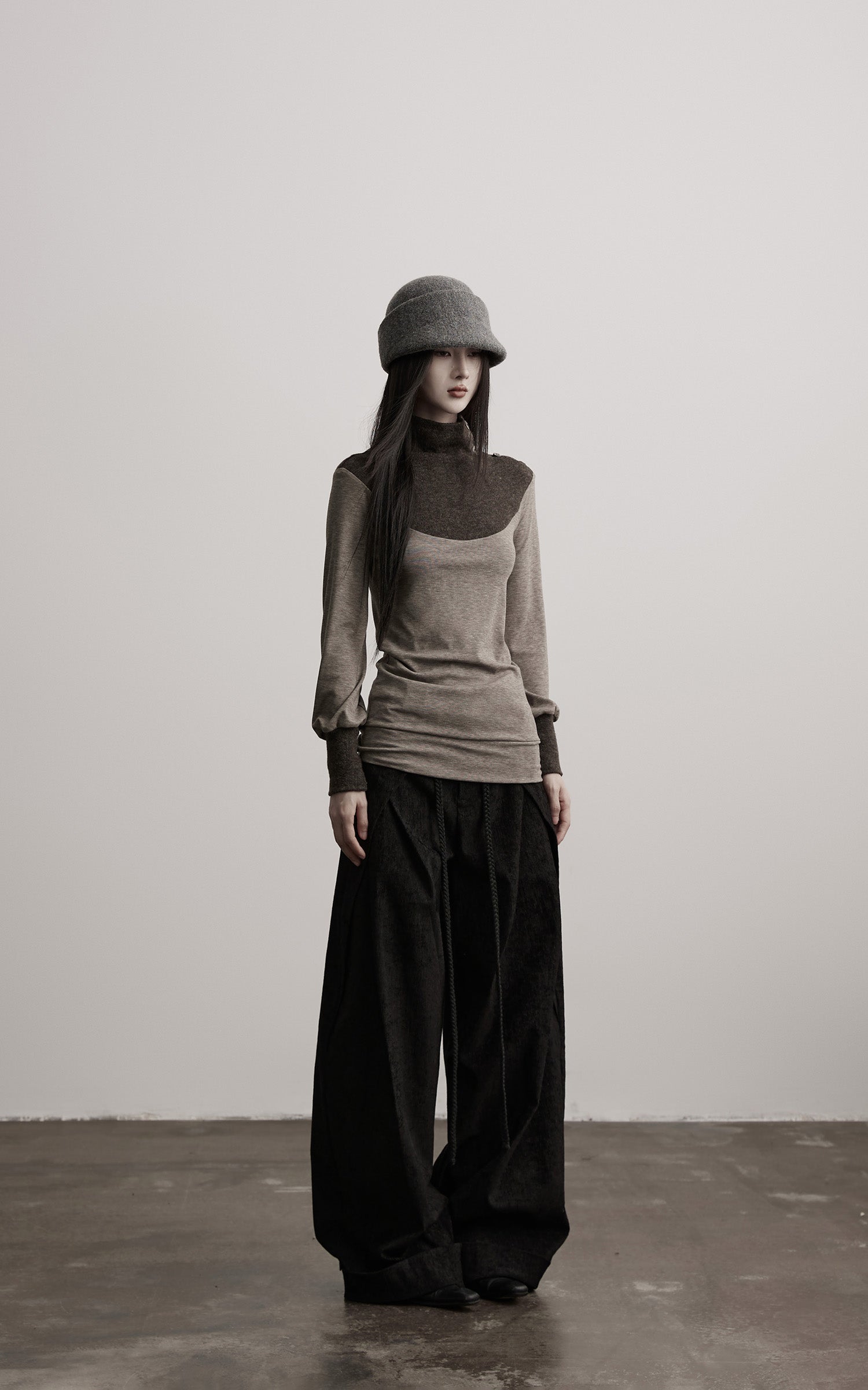DOINDULGE Contrast-Panel Structured Long Sleeve Top