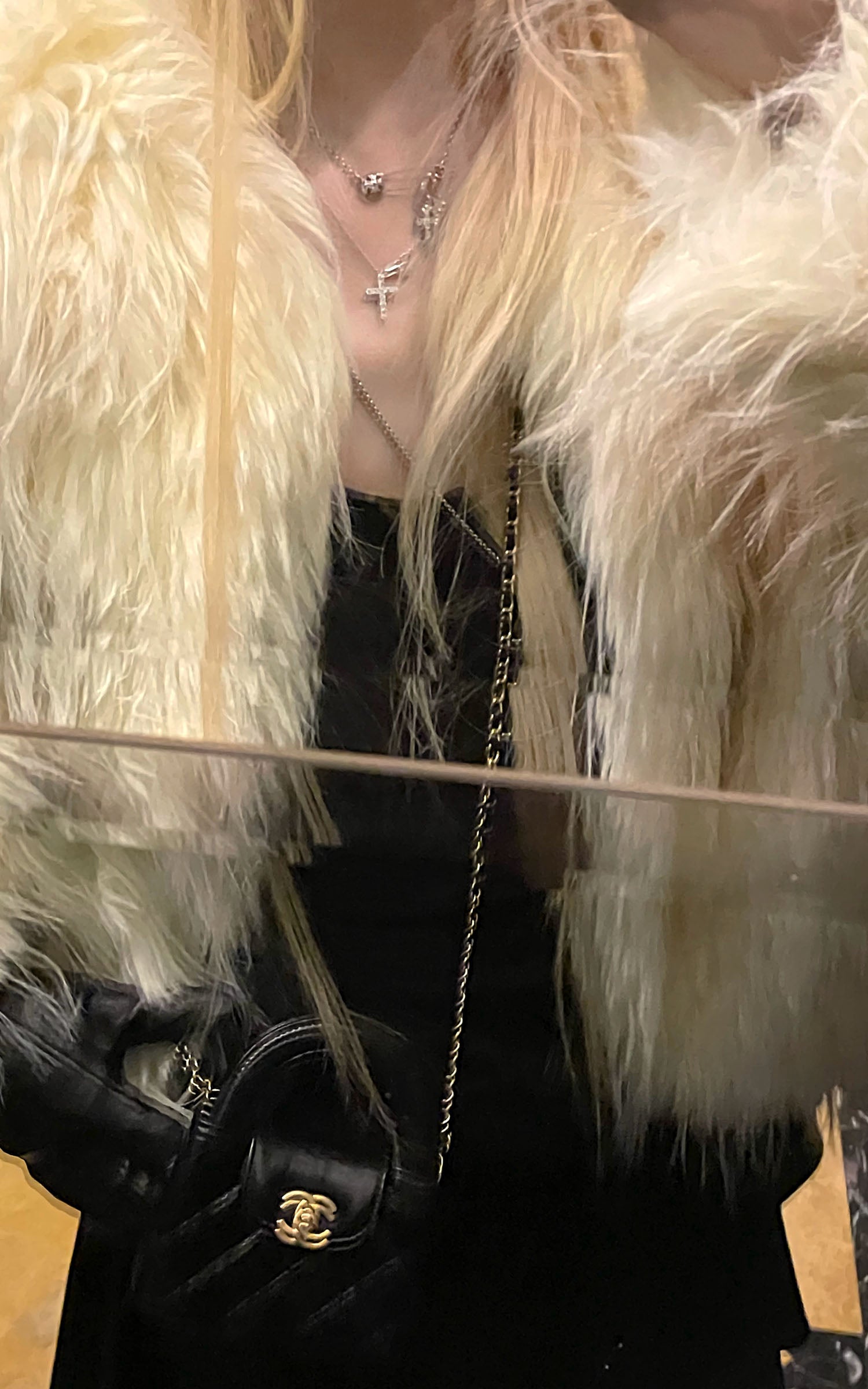 Rase le sol 페이크 퍼 크롭 자켓