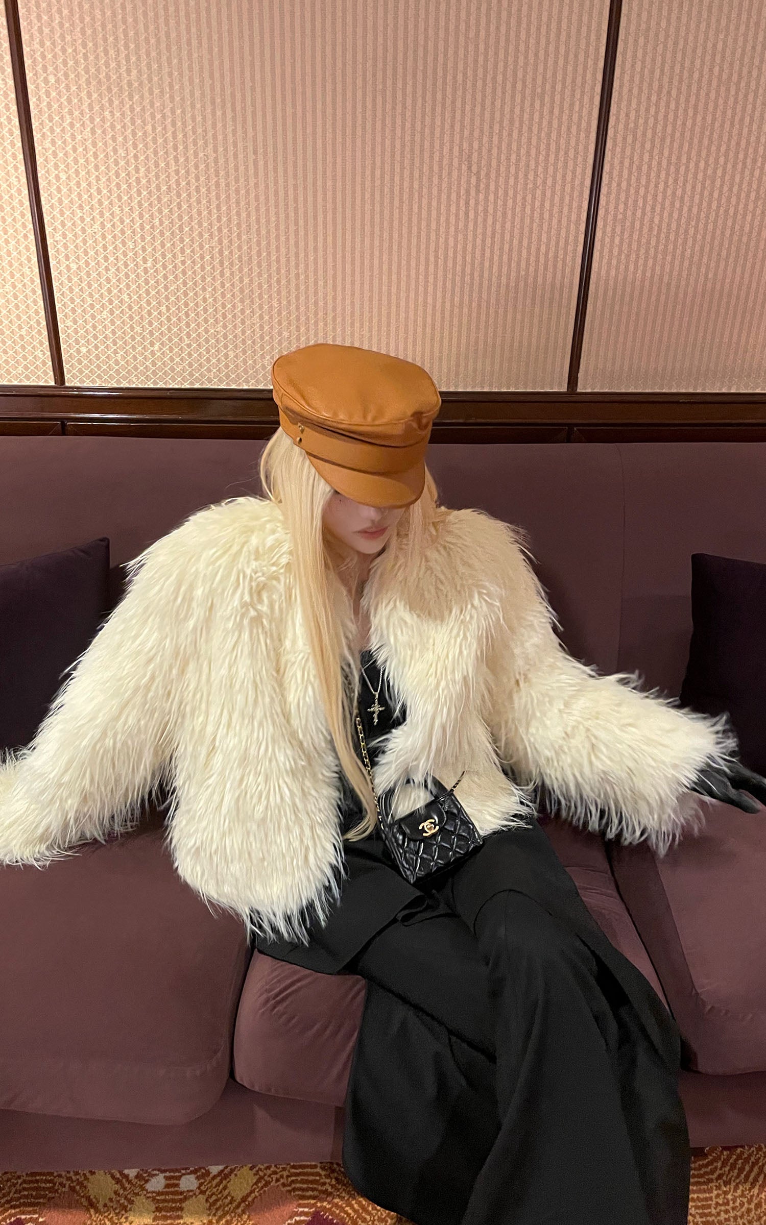 Rase le sol 페이크 퍼 크롭 자켓