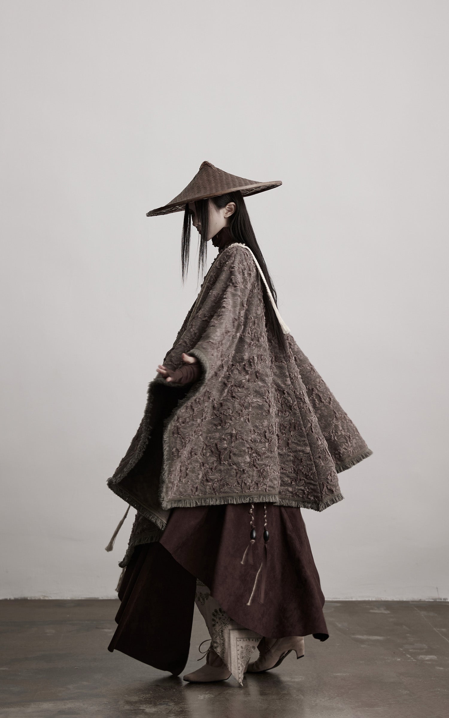 DOINDULGE Textured Jacquard Fringe Cloak
