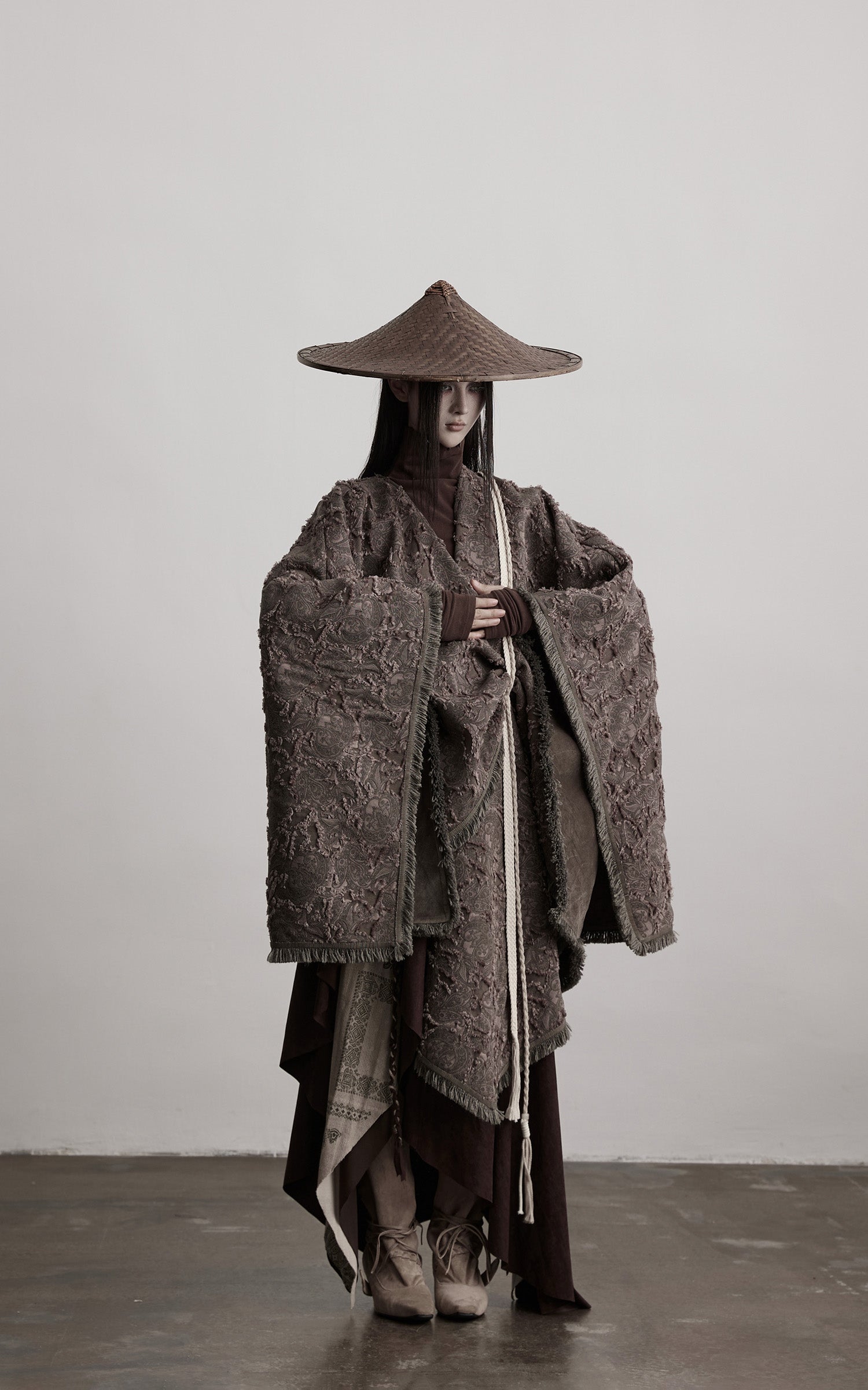 DOINDULGE Textured Jacquard Fringe Cloak