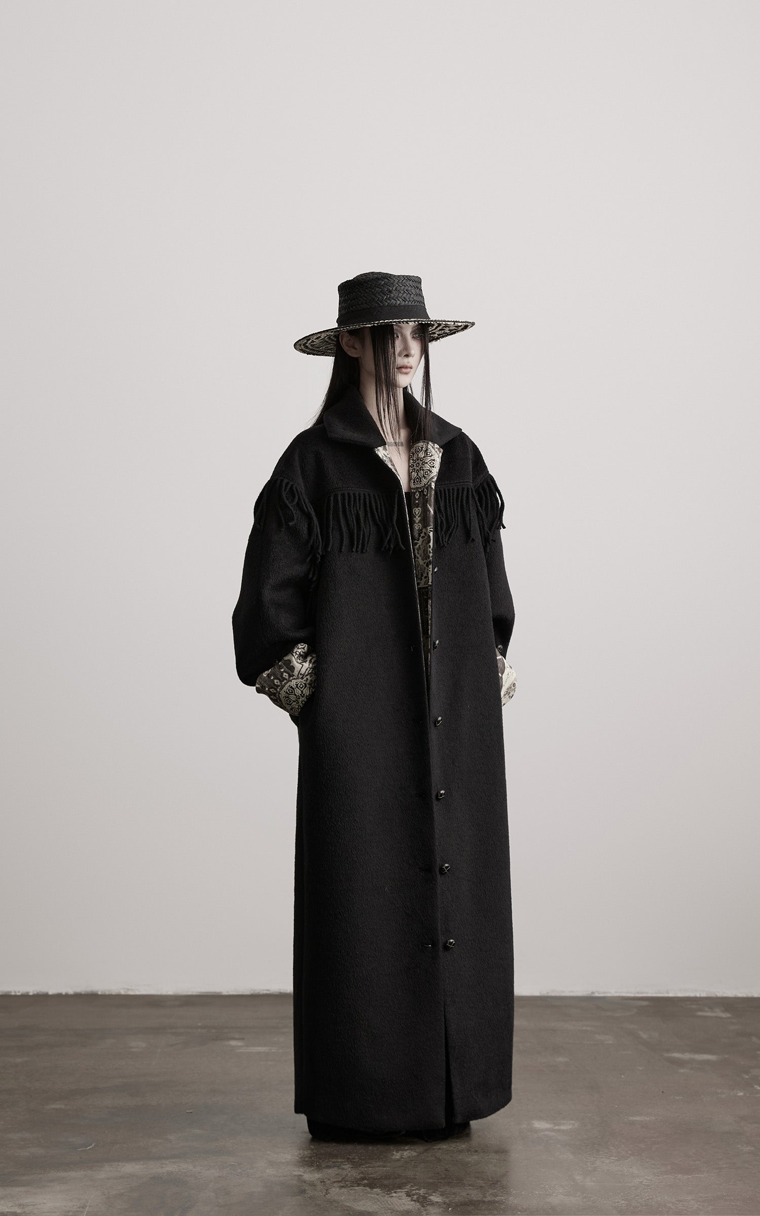 DOINDULGE Fringe-Detail Long Coat with Contrasting Patterned Lining