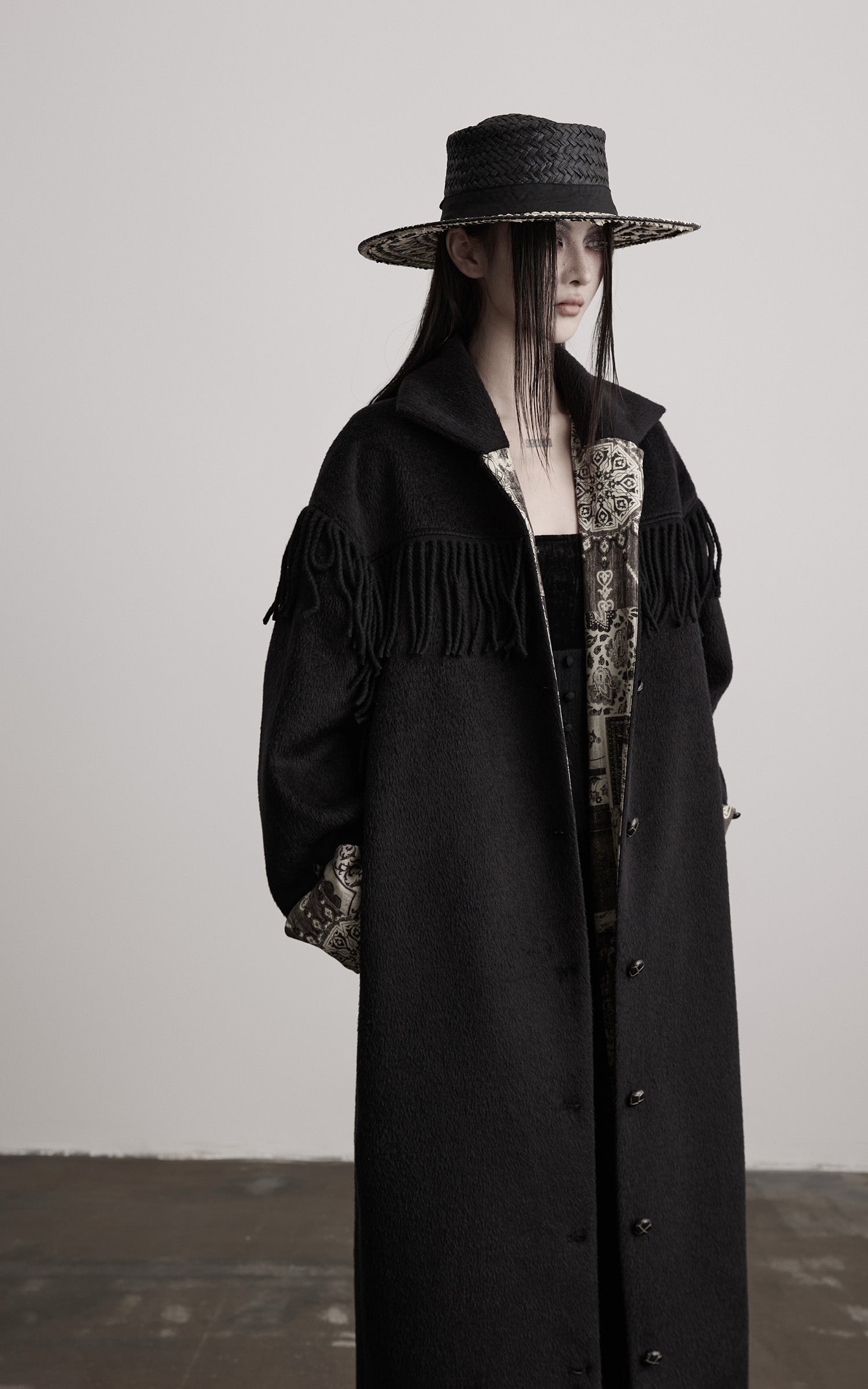 DOINDULGE Fringe-Detail Long Coat with Contrasting Patterned Lining