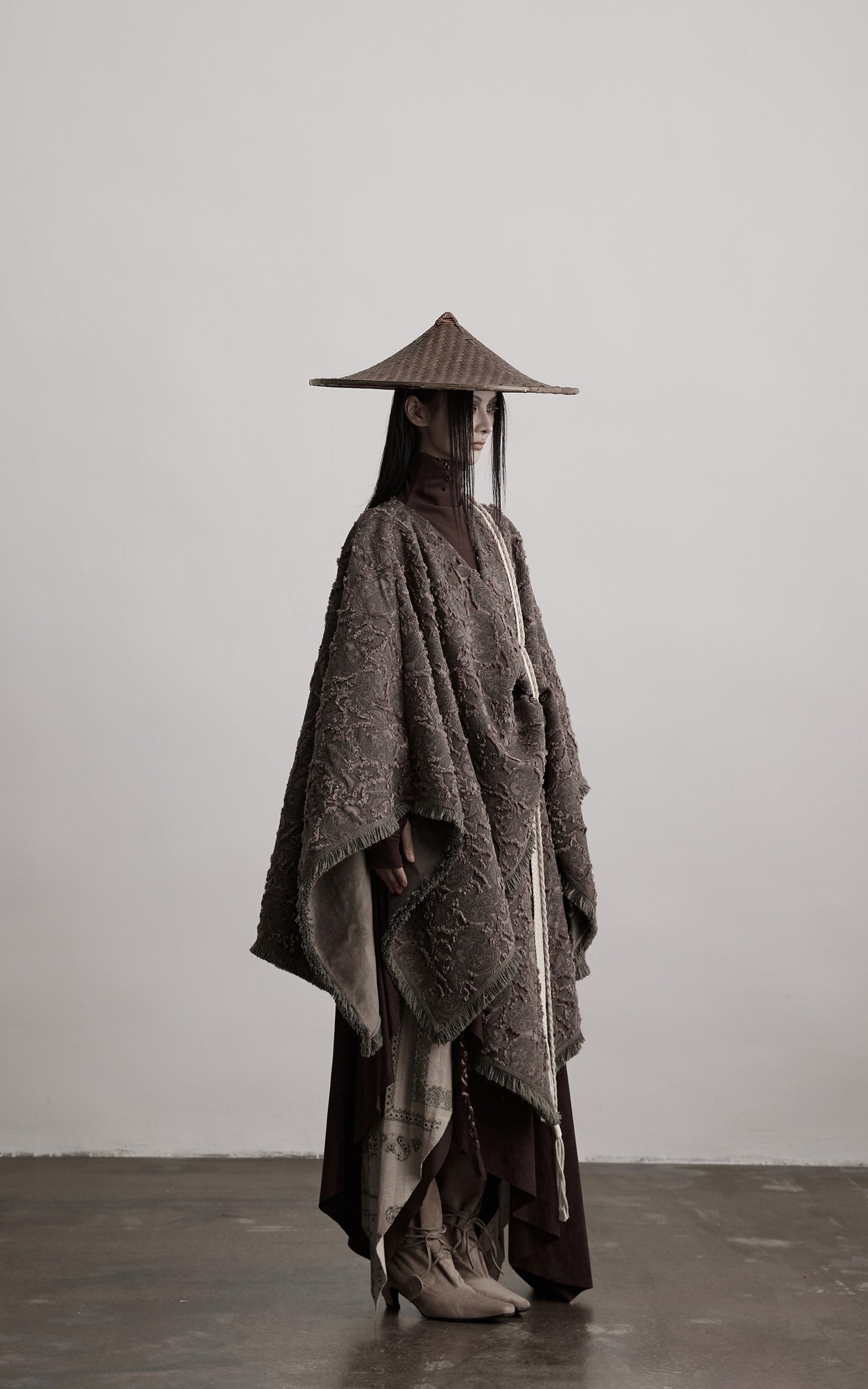 DOINDULGE Textured Jacquard Fringe Cloak