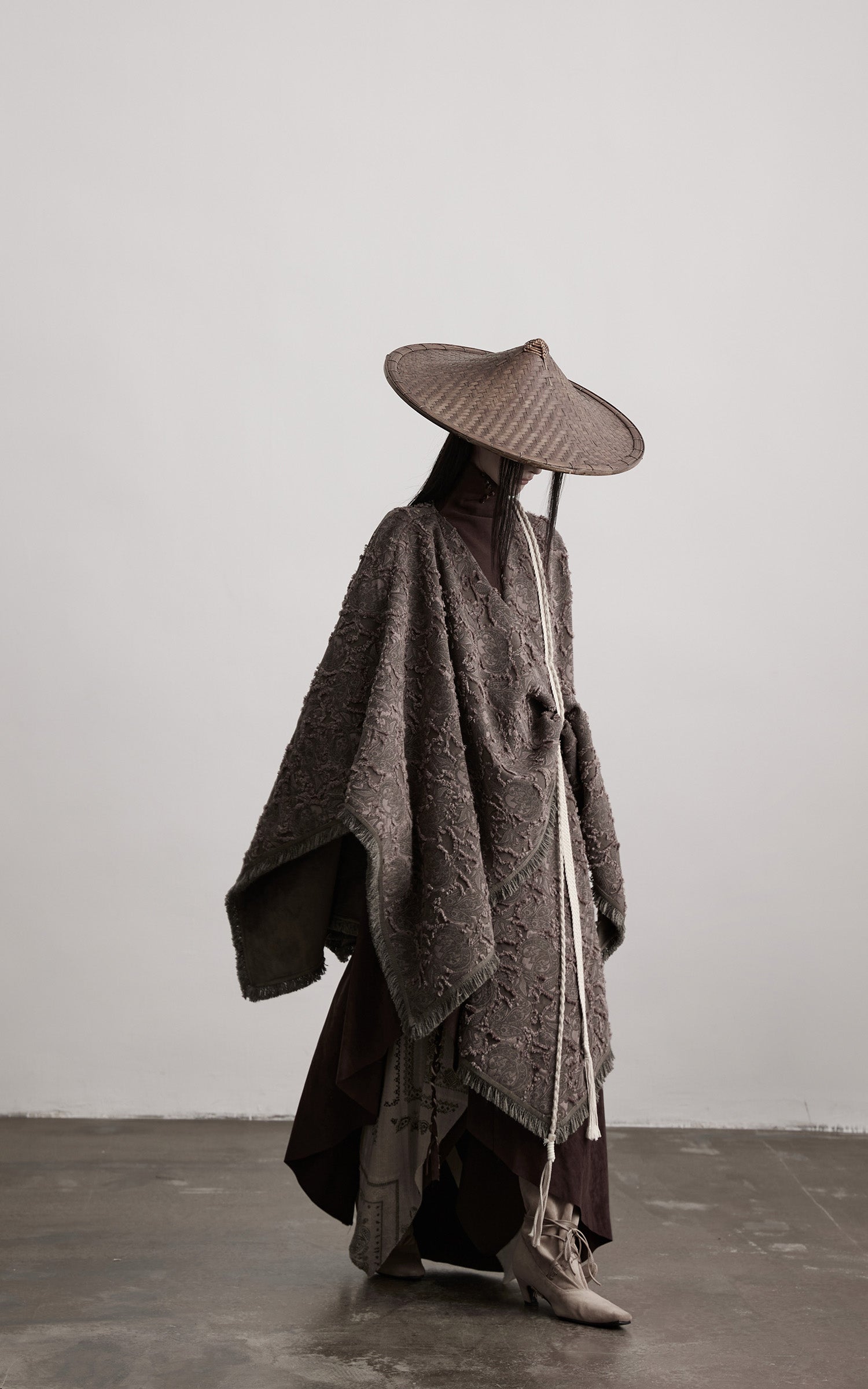 DOINDULGE Textured Jacquard Fringe Cloak