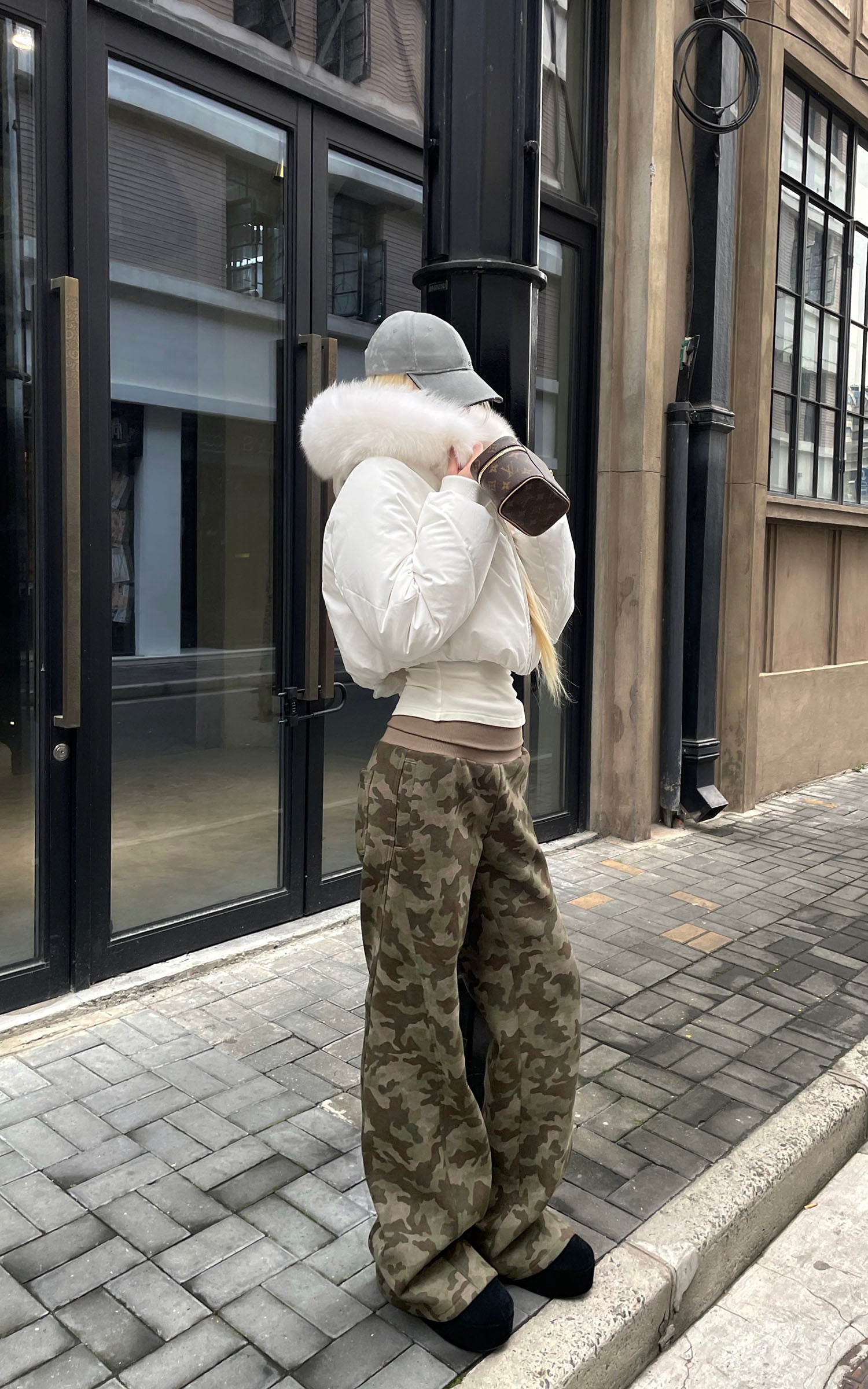 Rase le sol 플리스 안감 카모플라주 와이드 팬츠, 골지 허리밴드