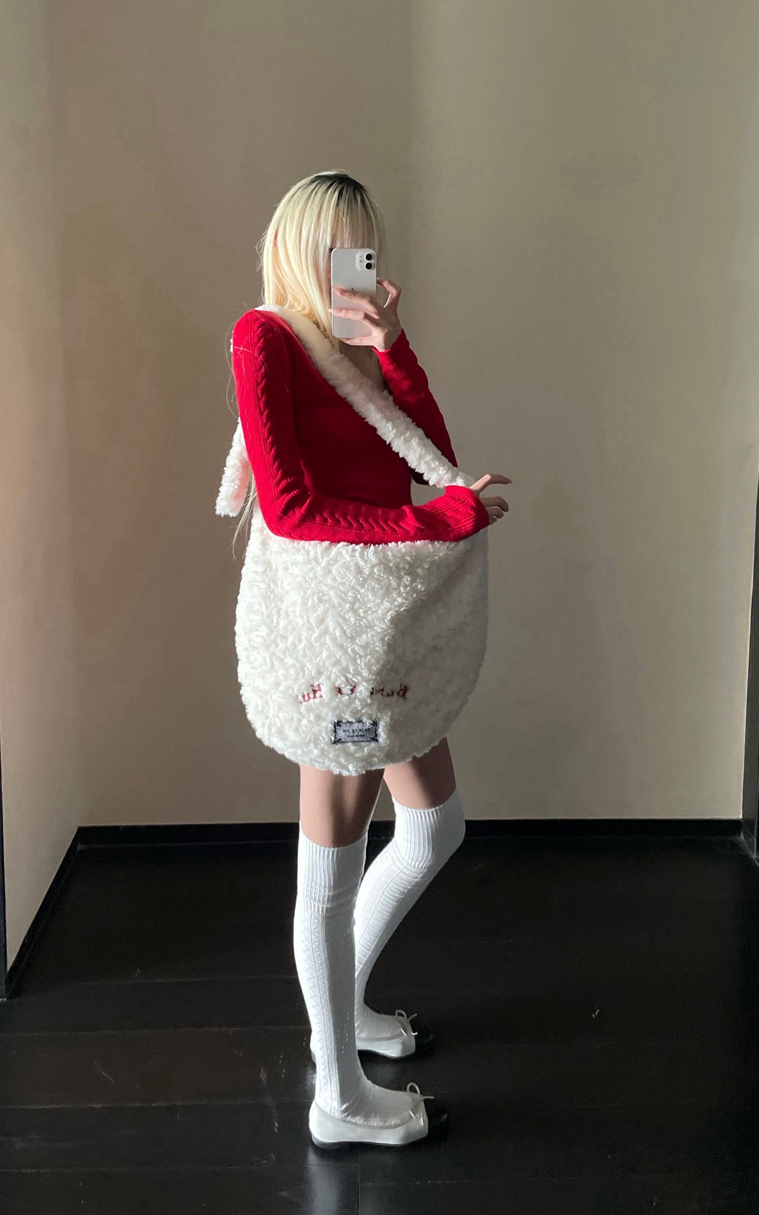 Ensemble 3 pièces : pull ajusté à torsades, short et caraco superposé orné de dentelle