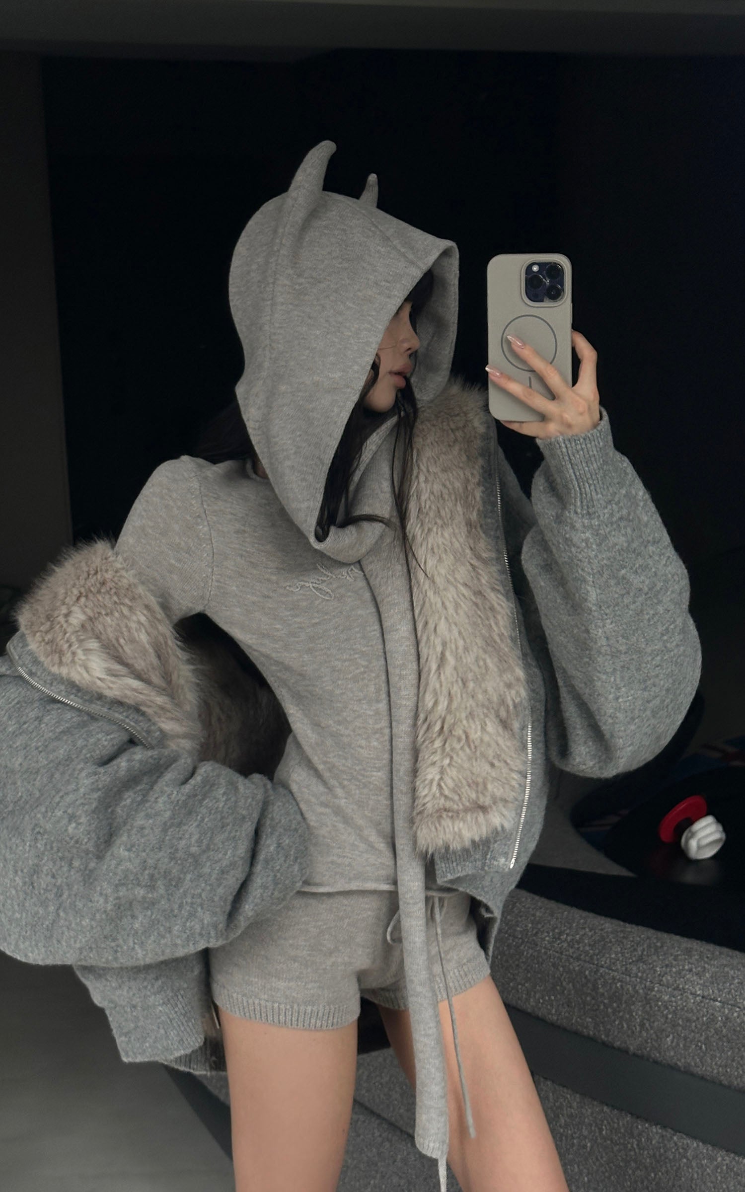 WARDEN EDGE Knit Devil-Horn Top and Shorts Set