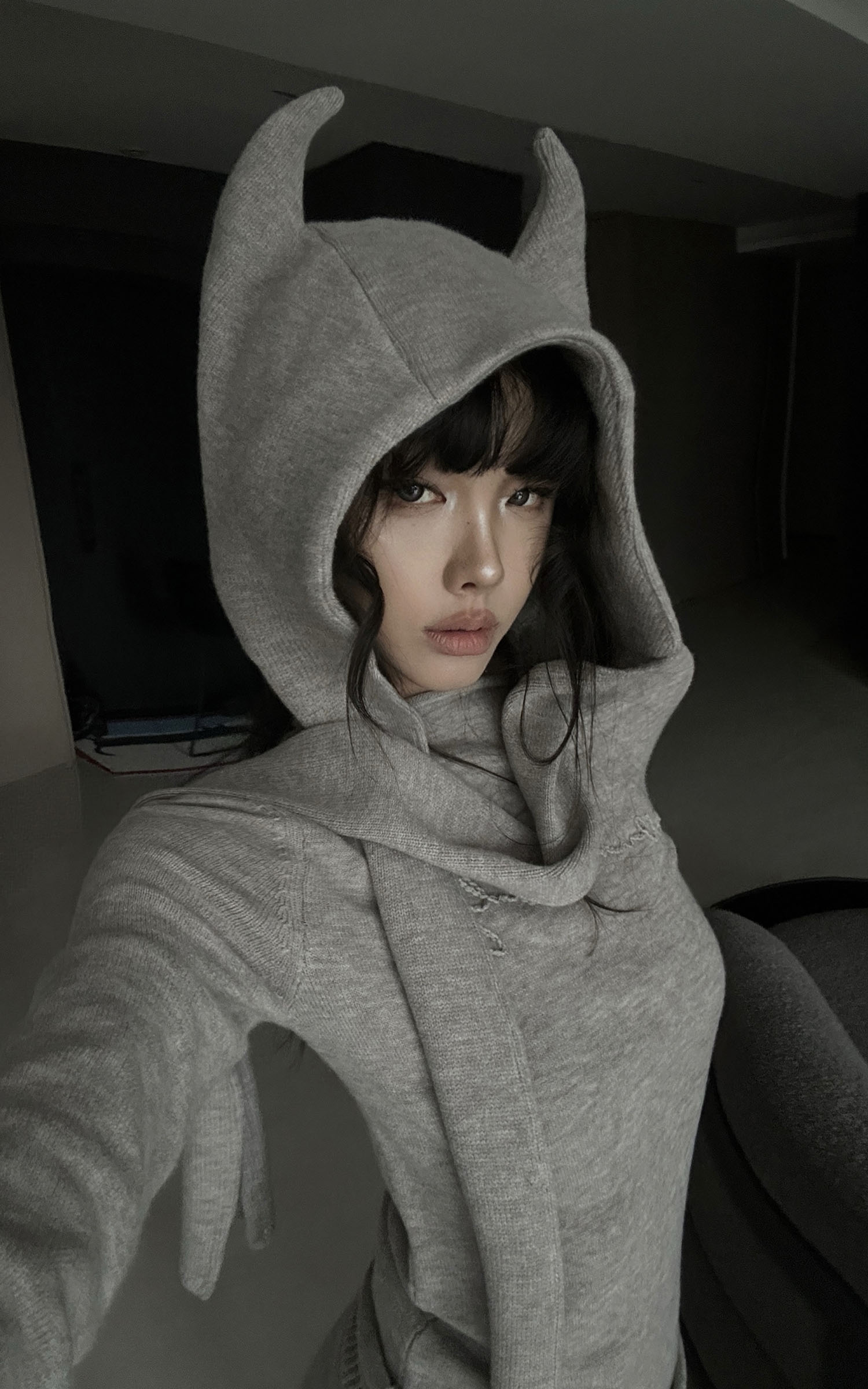 WARDEN EDGE Knit Devil-Horn Top and Shorts Set