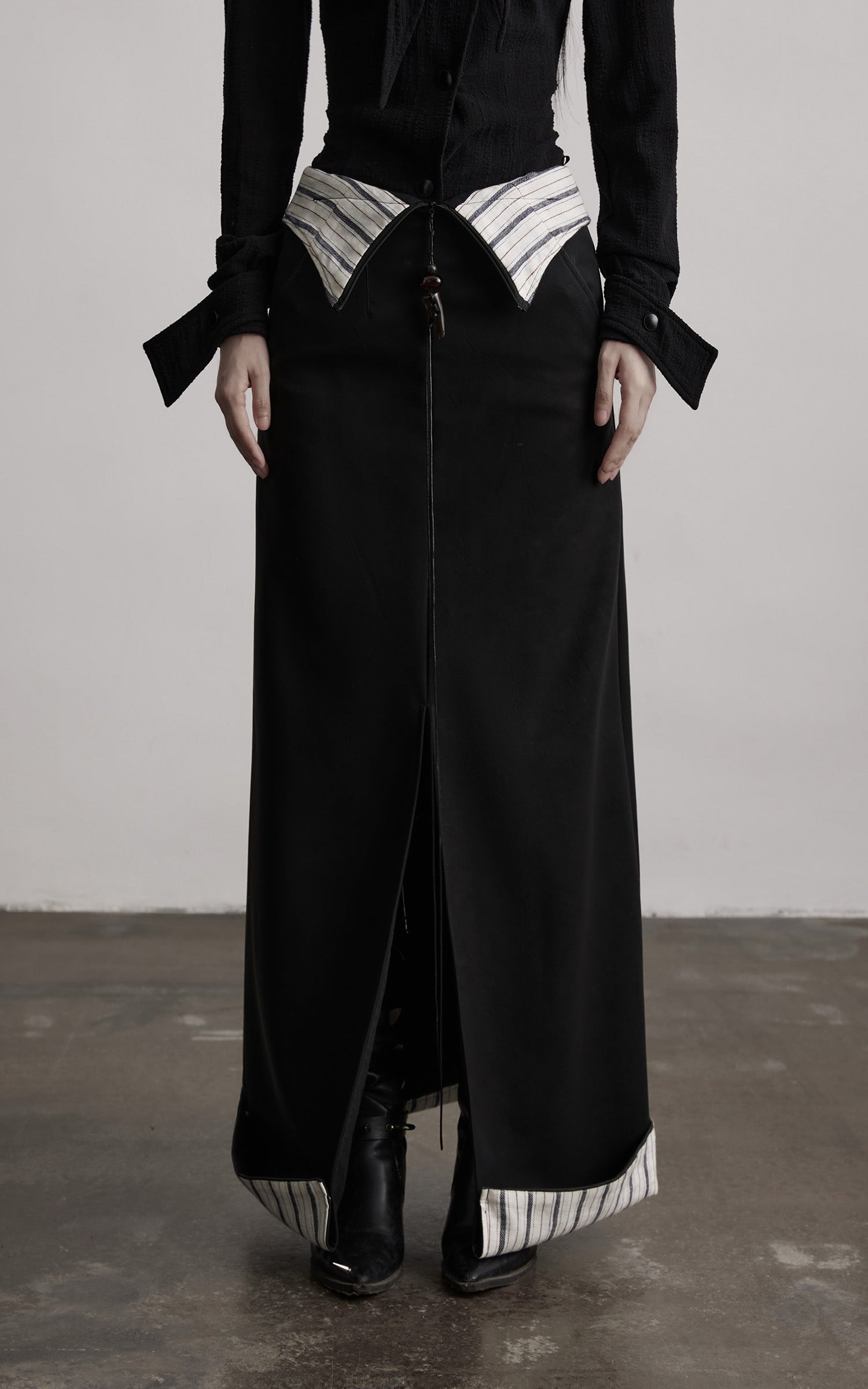 DOINDULGE High-Waist Structured Maxi Skirt with Contrast Hem