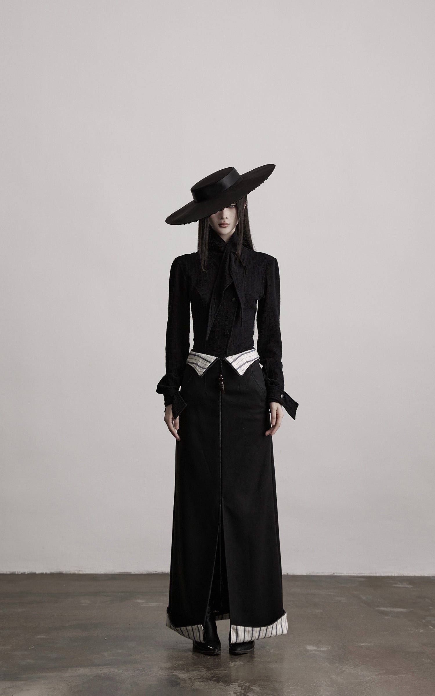 DOINDULGE High-Waist Structured Maxi Skirt with Contrast Hem