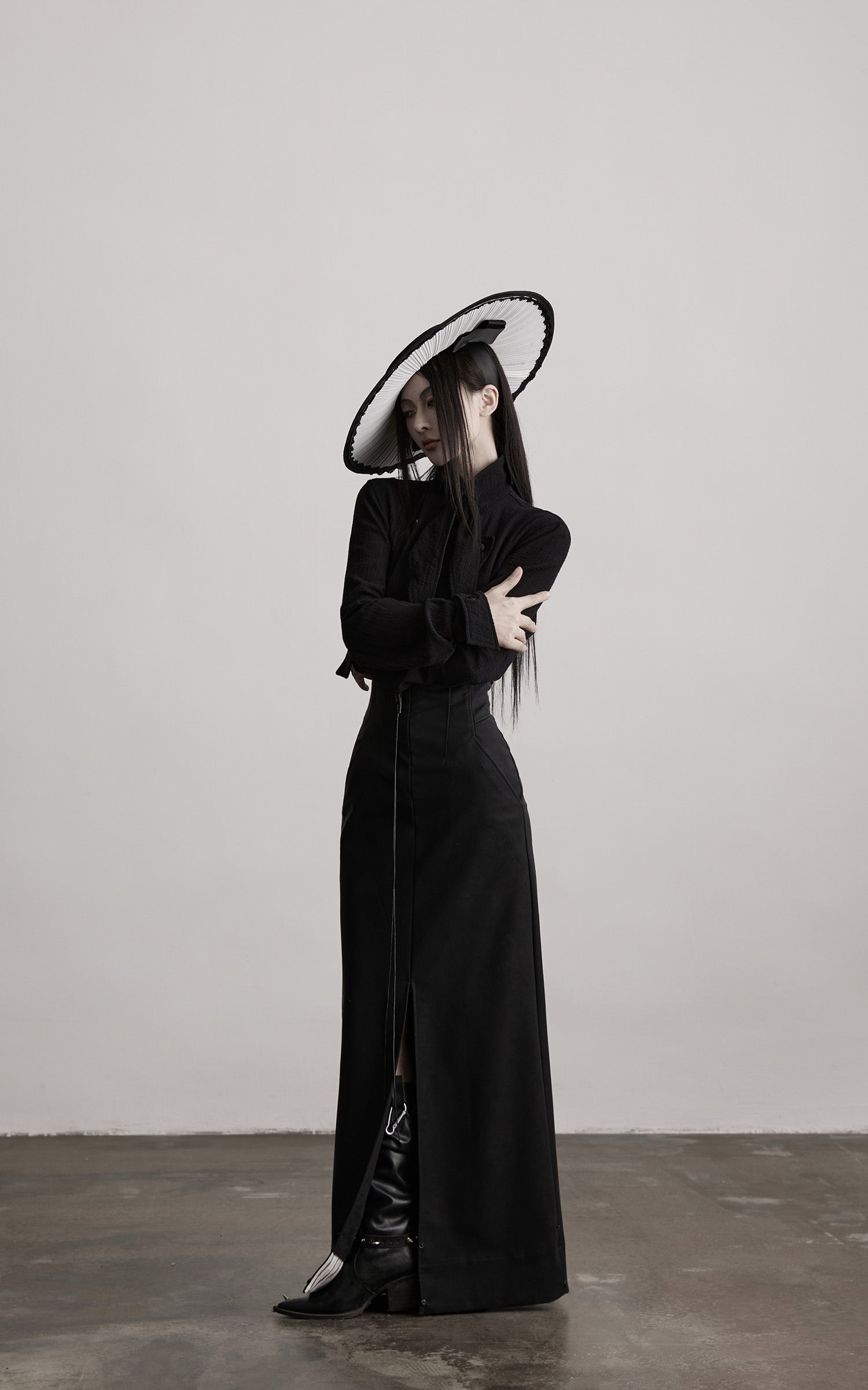 DOINDULGE High-Waist Structured Maxi Skirt with Contrast Hem