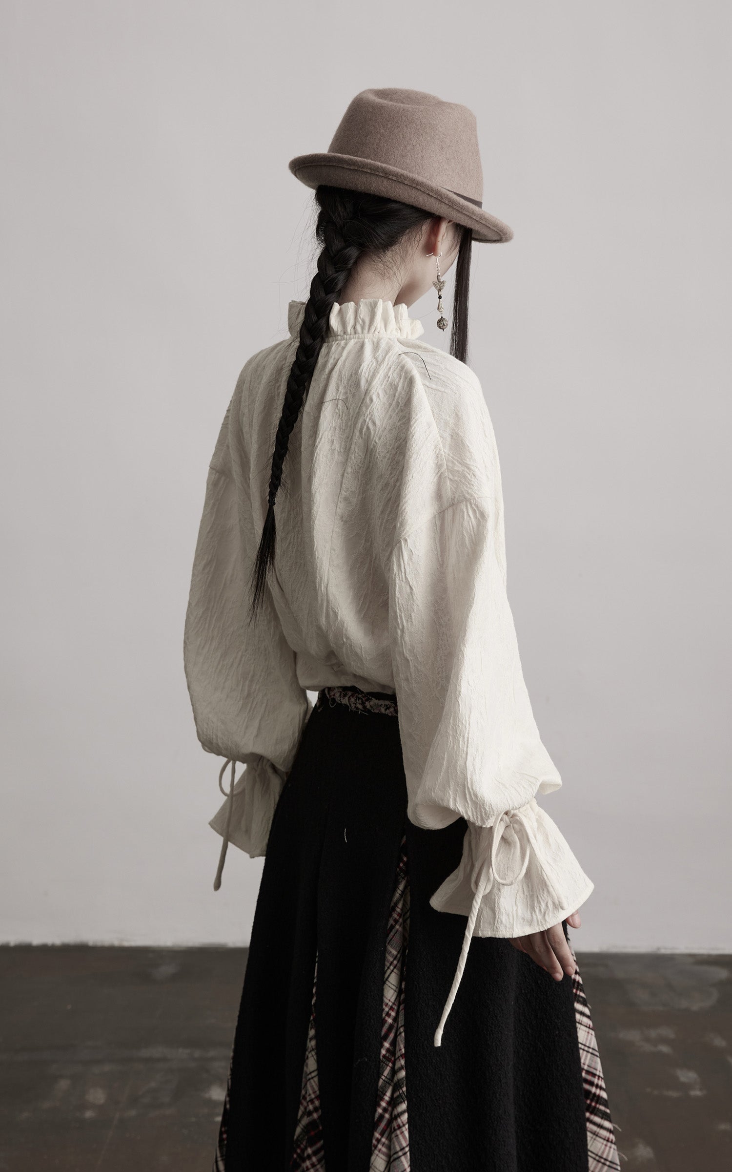 DOINDULGE Textured Gathered Sleeve Blouse