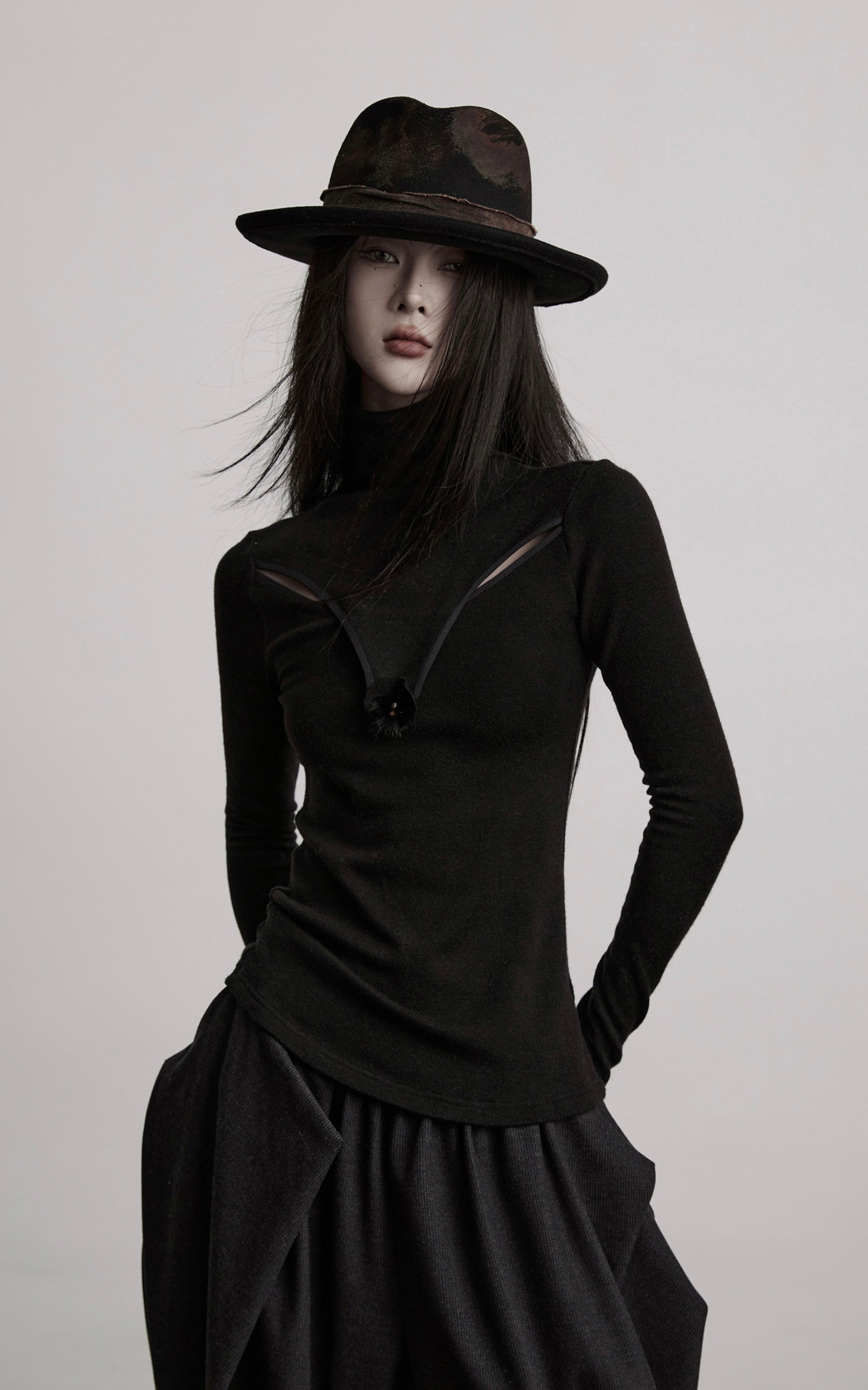 DOINDULGE Cutout Detail Stretch Knit Top