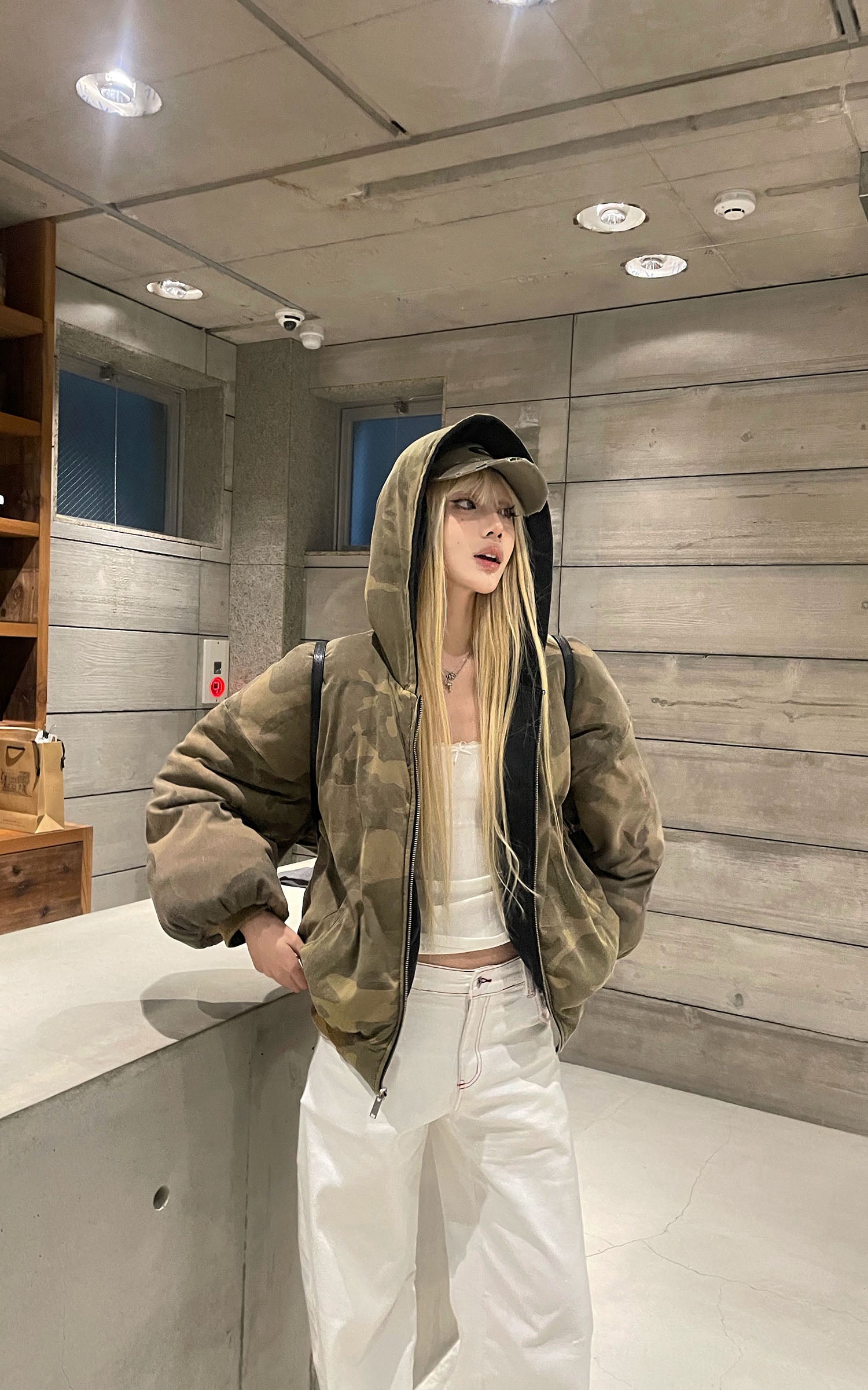 Rase le sol Reversible Hooded Puffer Jacket with Camo and Solid Color Sides