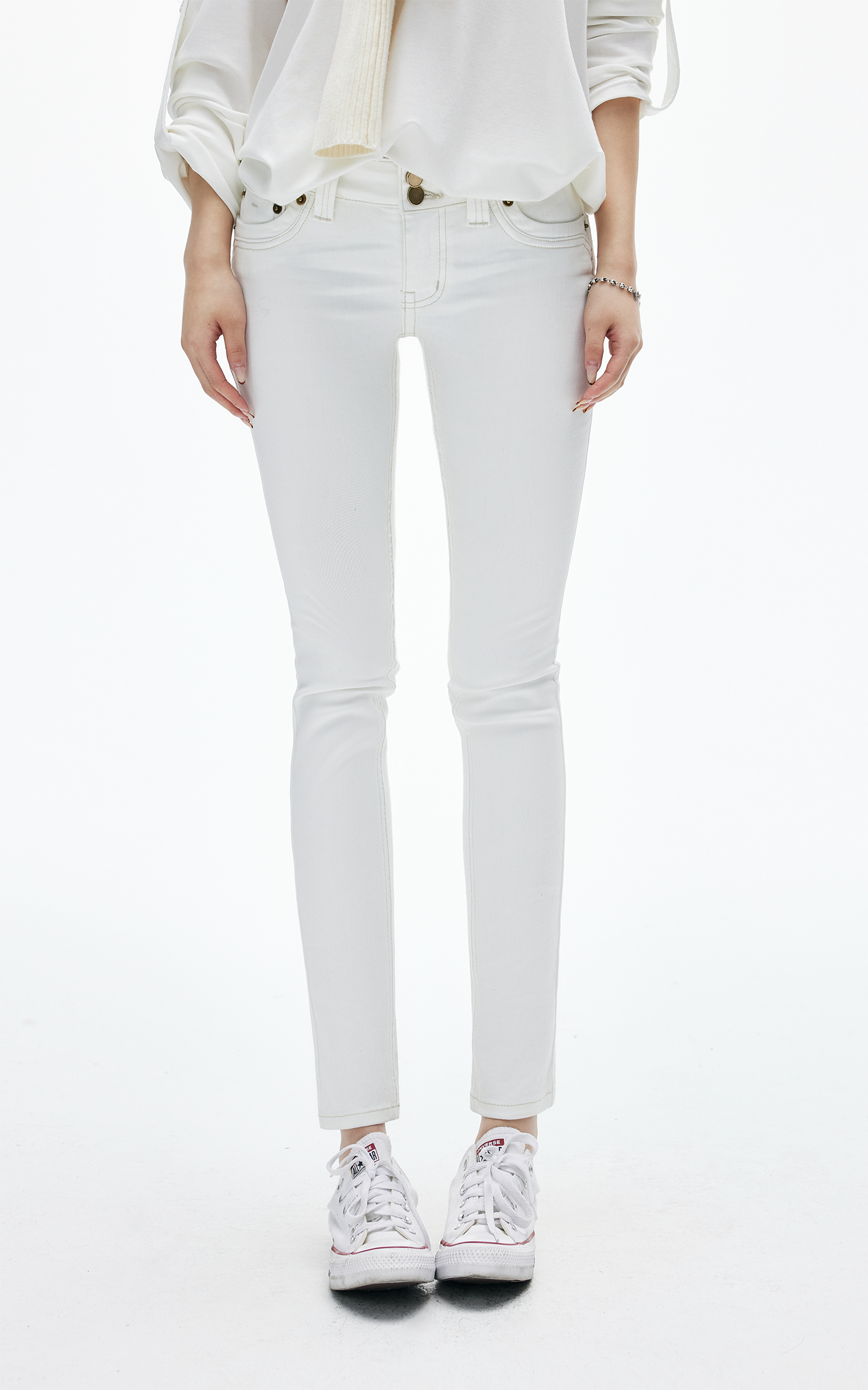 IAMXIAA 스키니 로우라이즈 화이트 데님 진