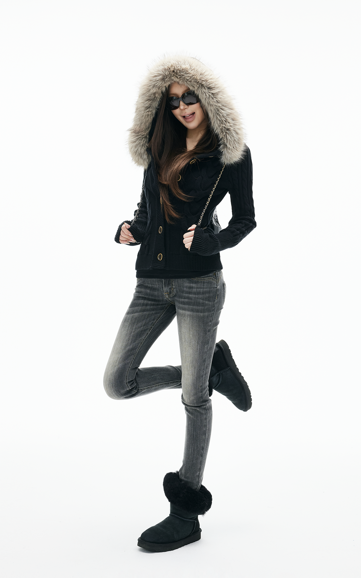 IAMXIAA 페이크 퍼 후드 케이블 니트 후디