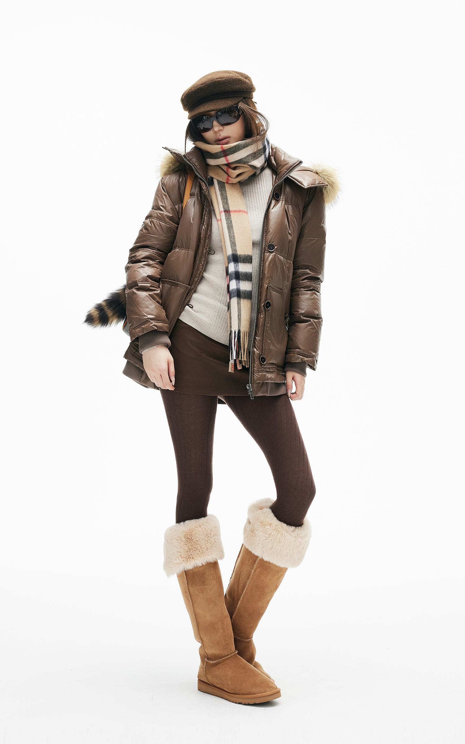 IAMXIAA Faux-Fur Hood Glossy Down Jacket