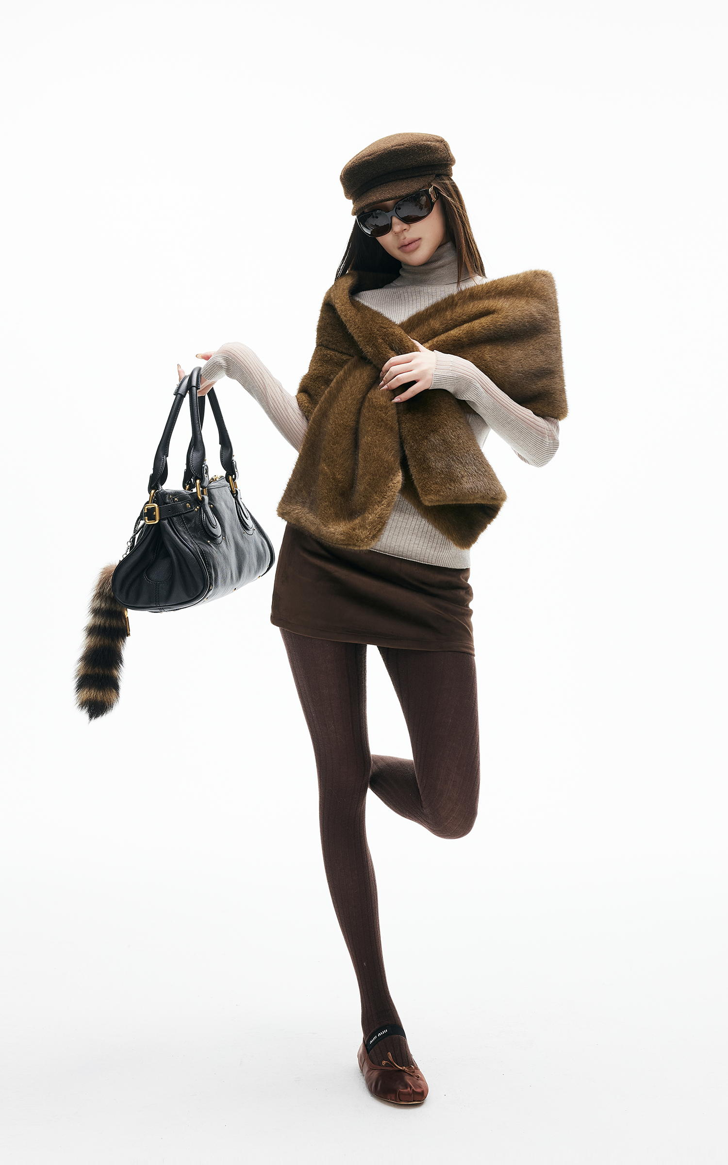 IAMXIAA 페이크 퍼 크로스 랩 스카프