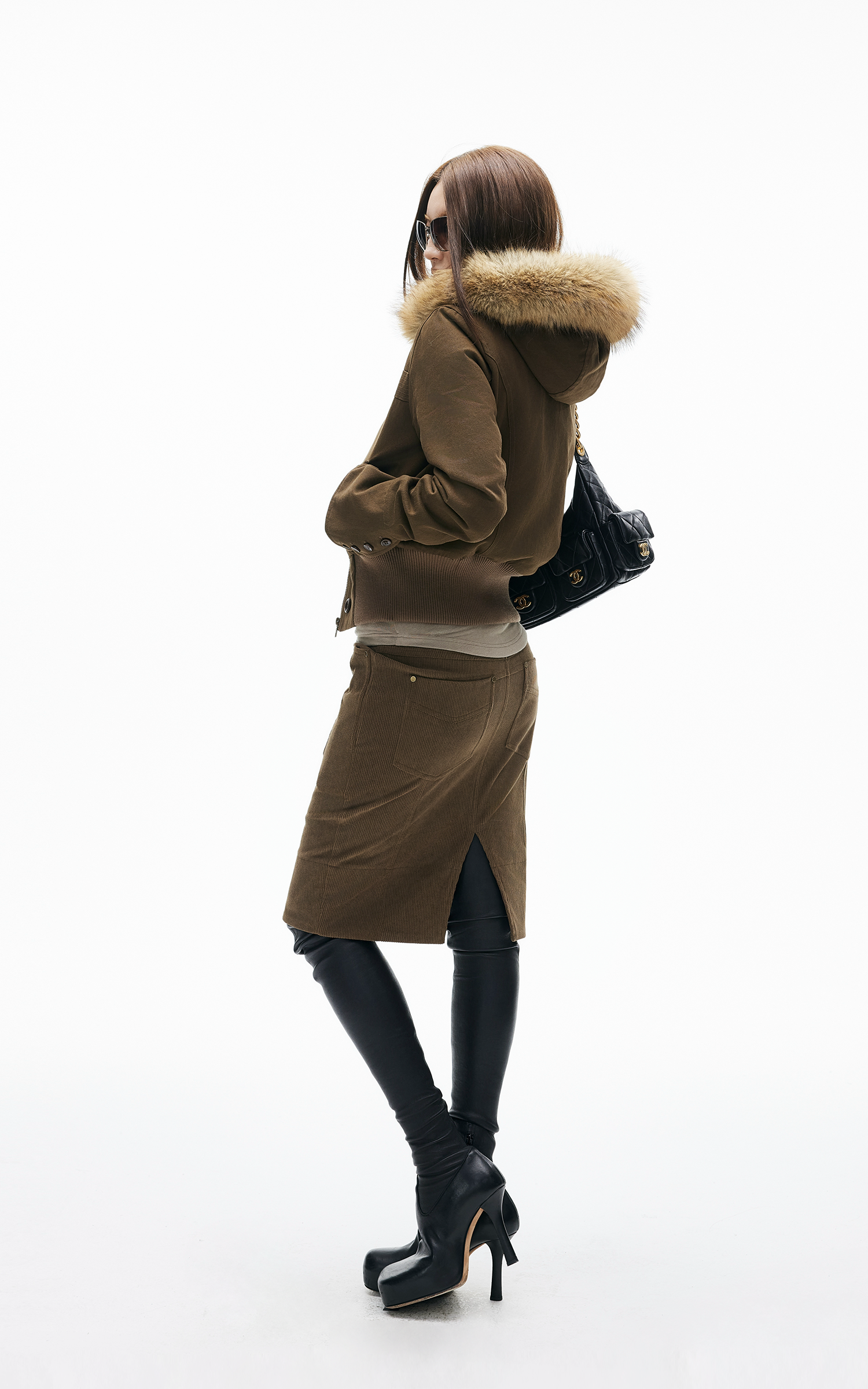 IAMXIAA 하이웨이스트 코듀로이 바디콘 미디 스커트