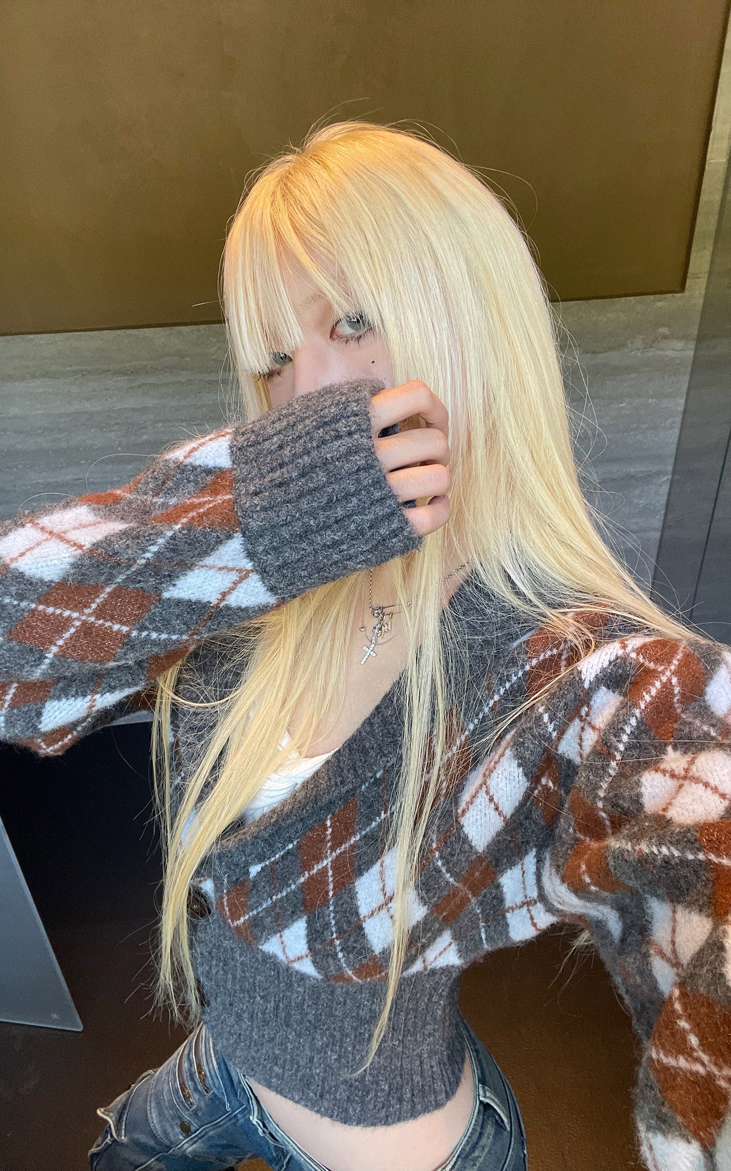 Rase le sol Argyle Knit Cropped Cardigan with Double Button Waist Design