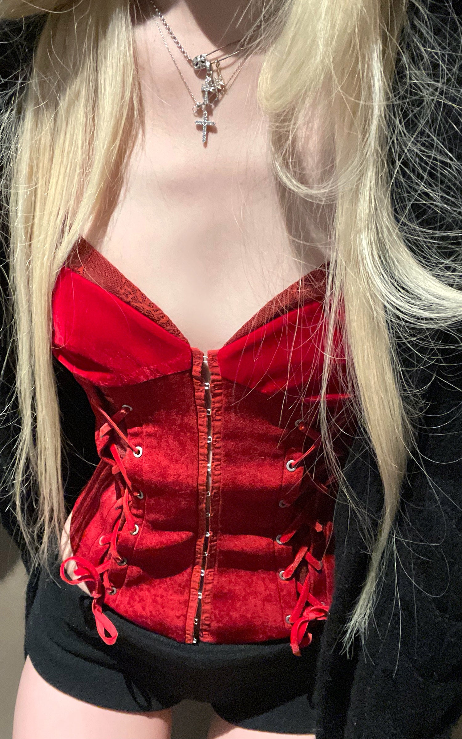 Rase le sol 사이드 레이스업 디테일 벨벳 코르셋 캐미솔