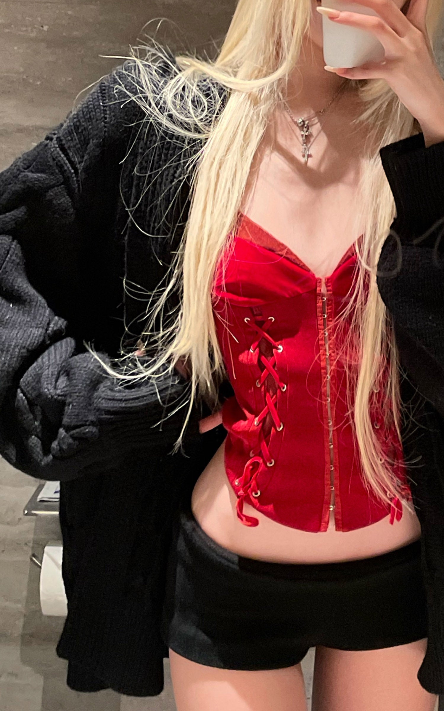 Rase le sol 사이드 레이스업 디테일 벨벳 코르셋 캐미솔