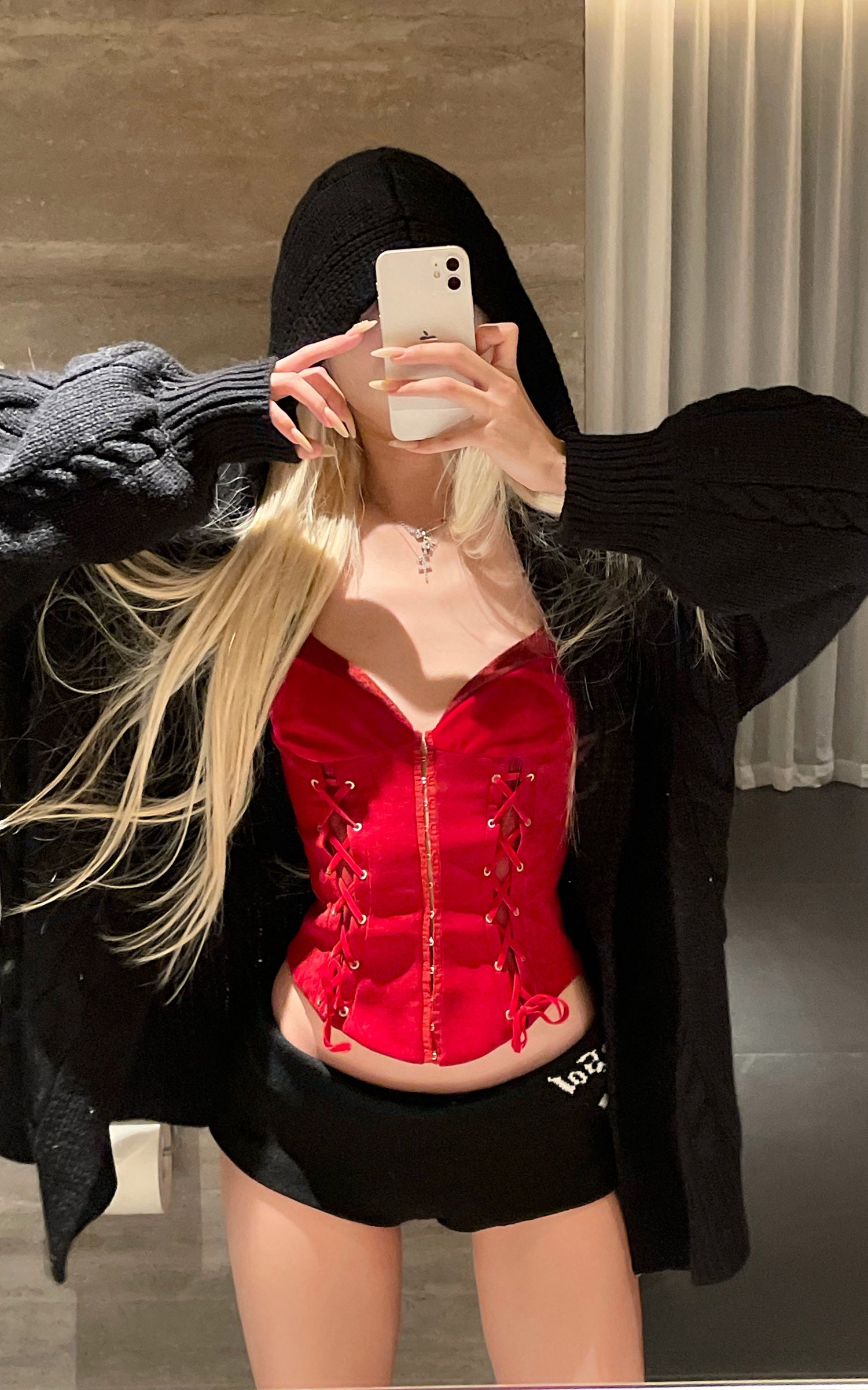 Rase le sol 사이드 레이스업 디테일 벨벳 코르셋 캐미솔